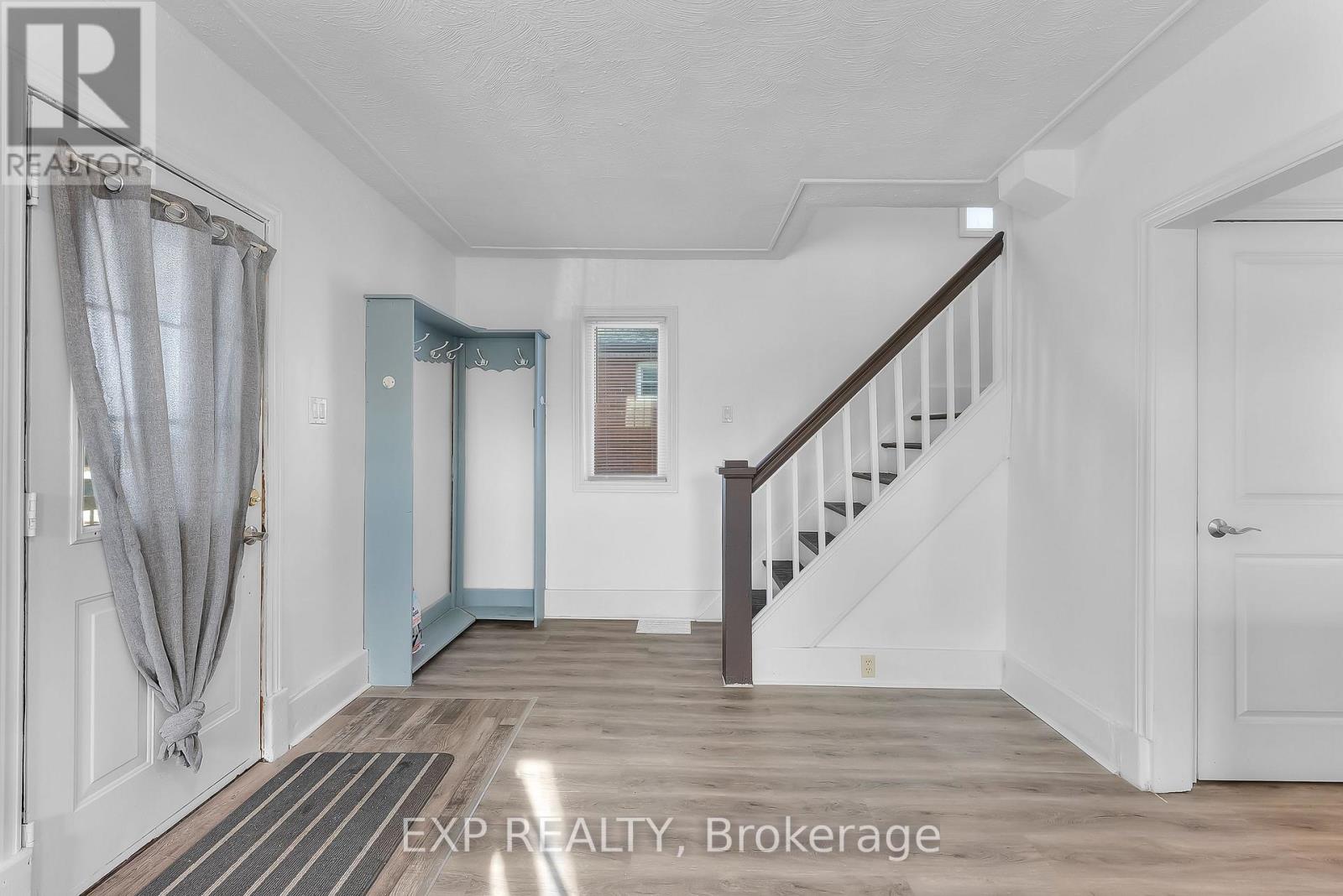 5932 Carlton Avenue, Niagara Falls, Ontario  L2G 5J5 - Photo 7 - X13452826