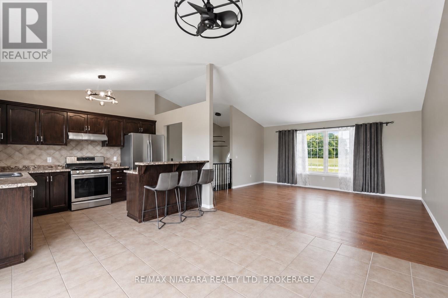 661 Carl Road, Thorold, Ontario  L0S 1K0 - Photo 6 - X13454338