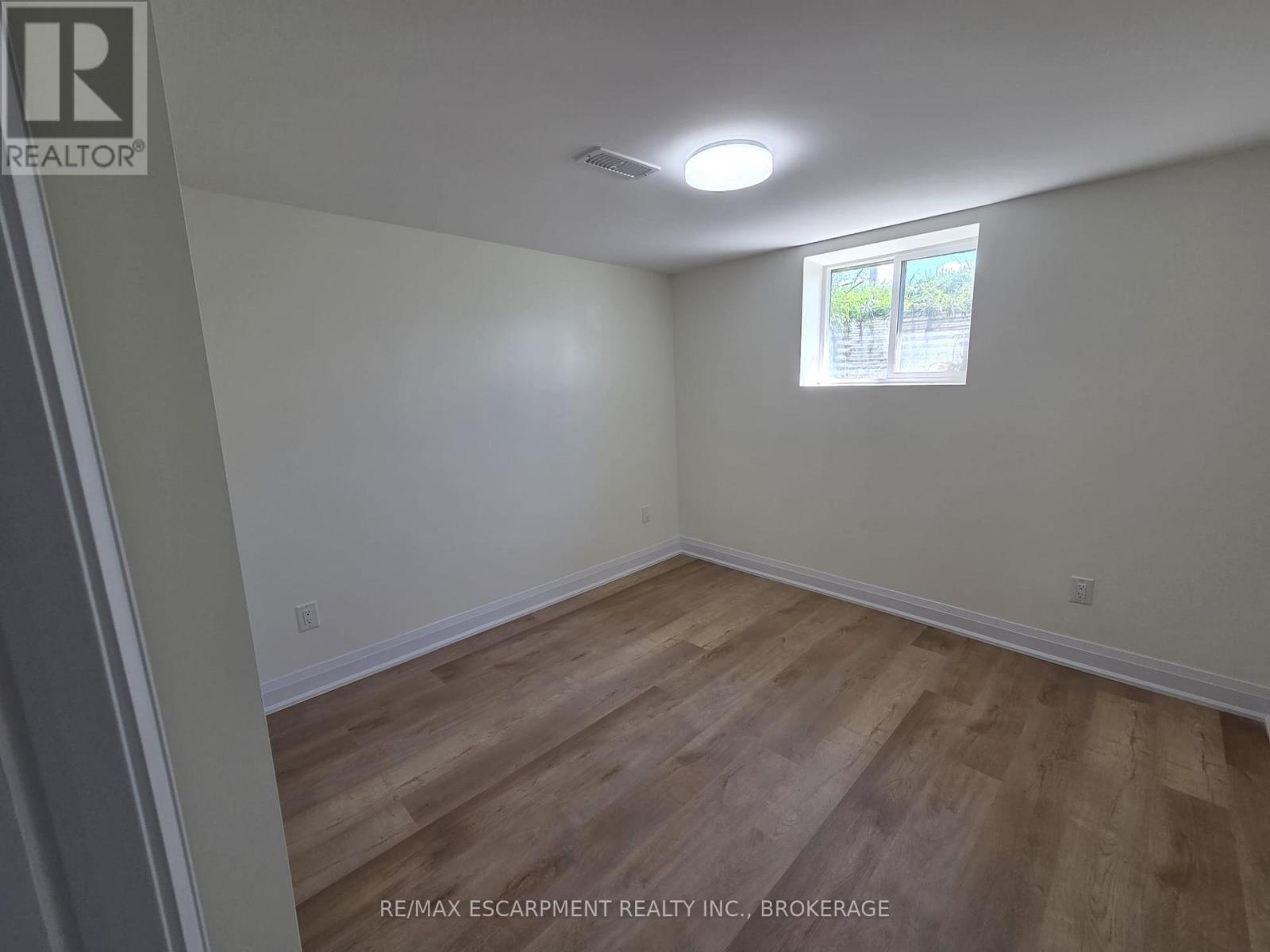 Lower - 12 Ferndale Avenue, St. Catharines, Ontario  L2P 1V3 - Photo 10 - X13456742