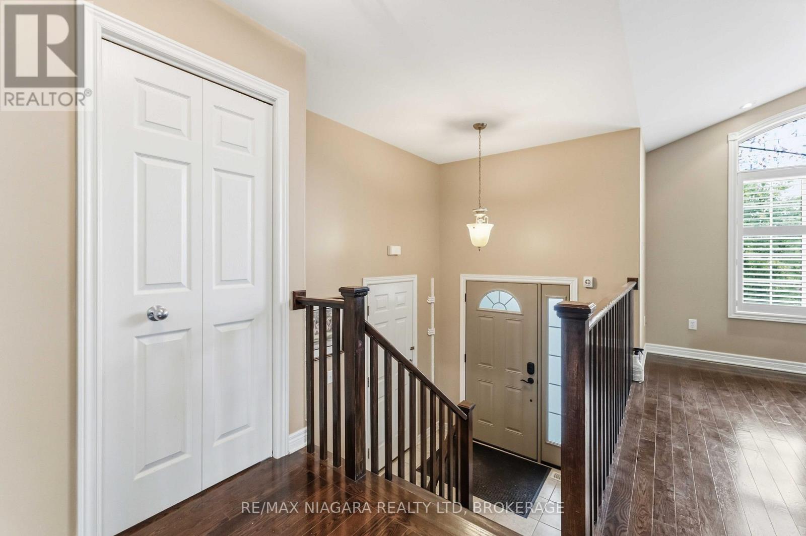 8340 Racey Avenue, Niagara Falls, Ontario  L2H 3M7 - Photo 2 - X13456808