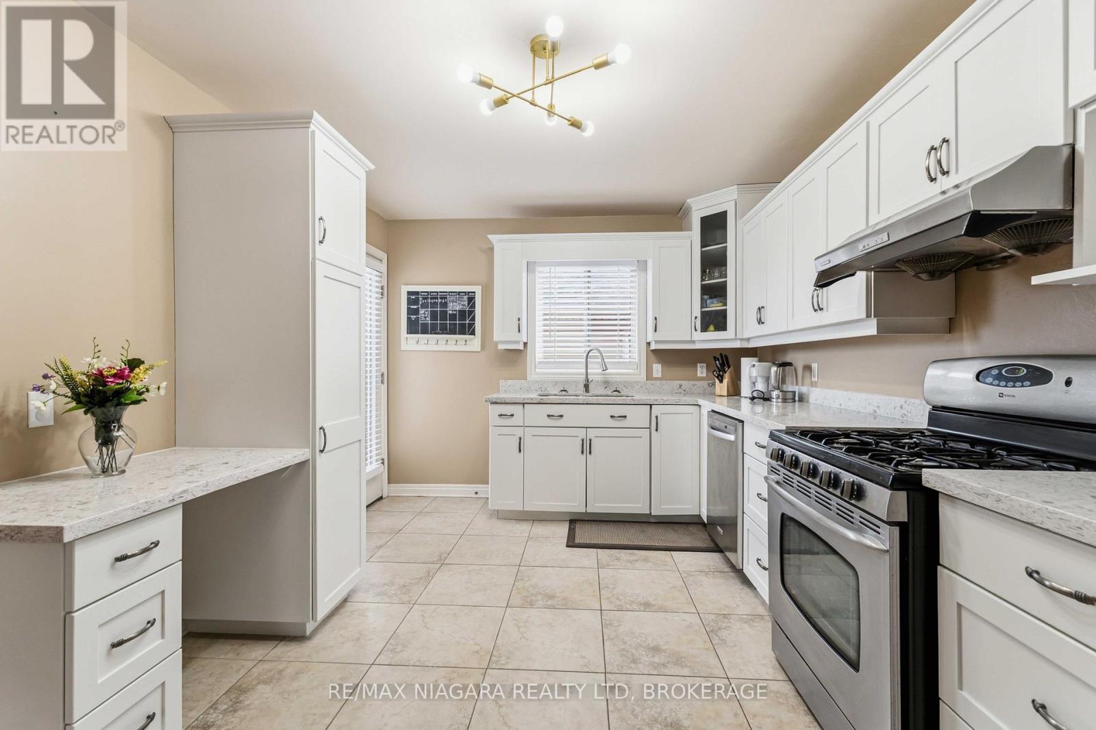 8340 Racey Avenue, Niagara Falls, Ontario  L2H 3M7 - Photo 4 - X13456808
