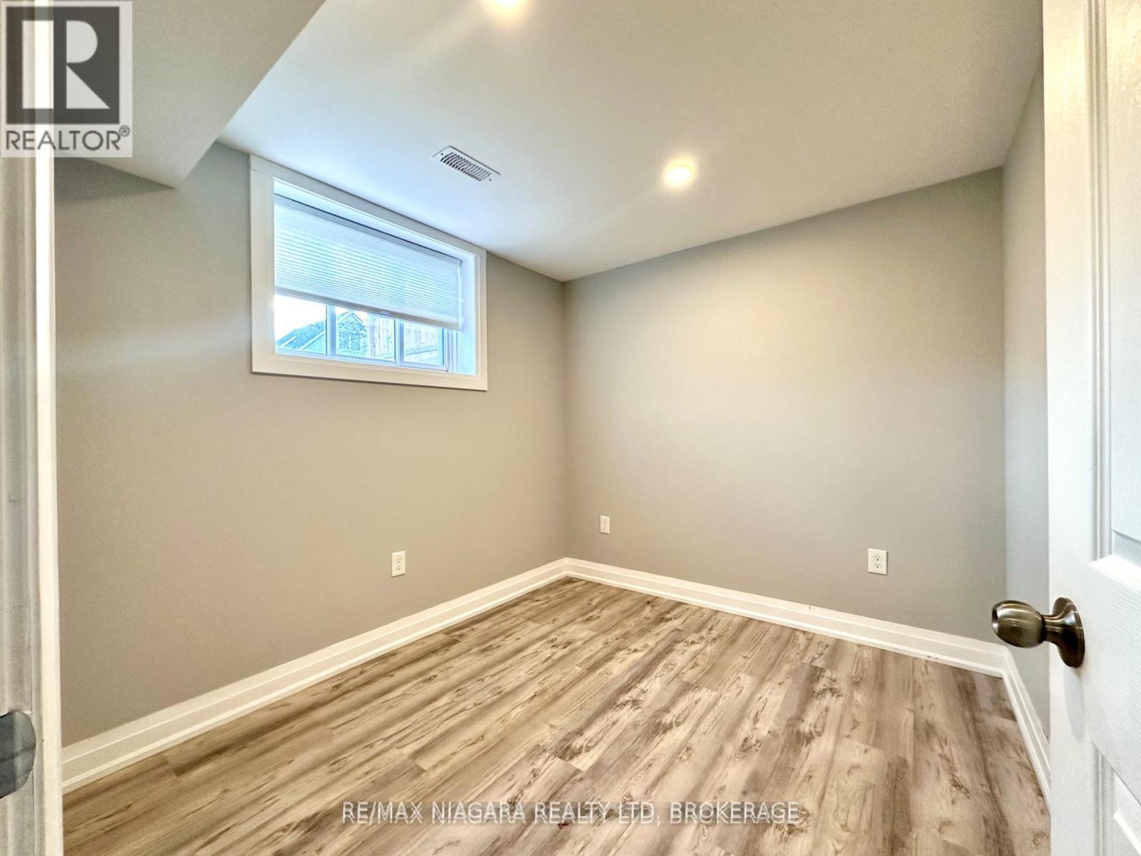 Lower - 39 Grove Avenue, St. Catharines, Ontario  L2P 1C5 - Photo 5 - X13457158