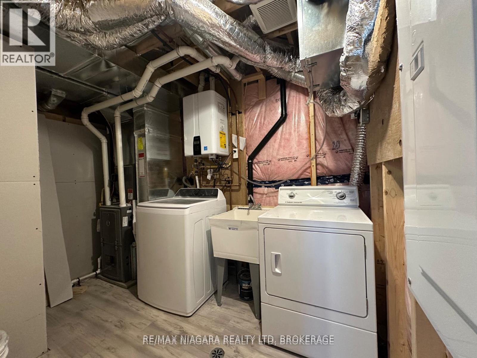 Lower - 39 Grove Avenue, St. Catharines, Ontario  L2P 1C5 - Photo 7 - X13457158