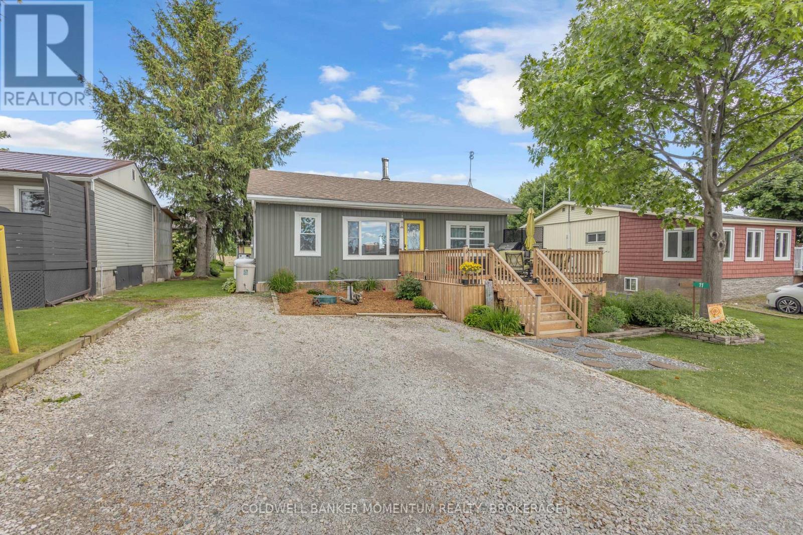 11 COVE LANE, Norfolk, Ontario