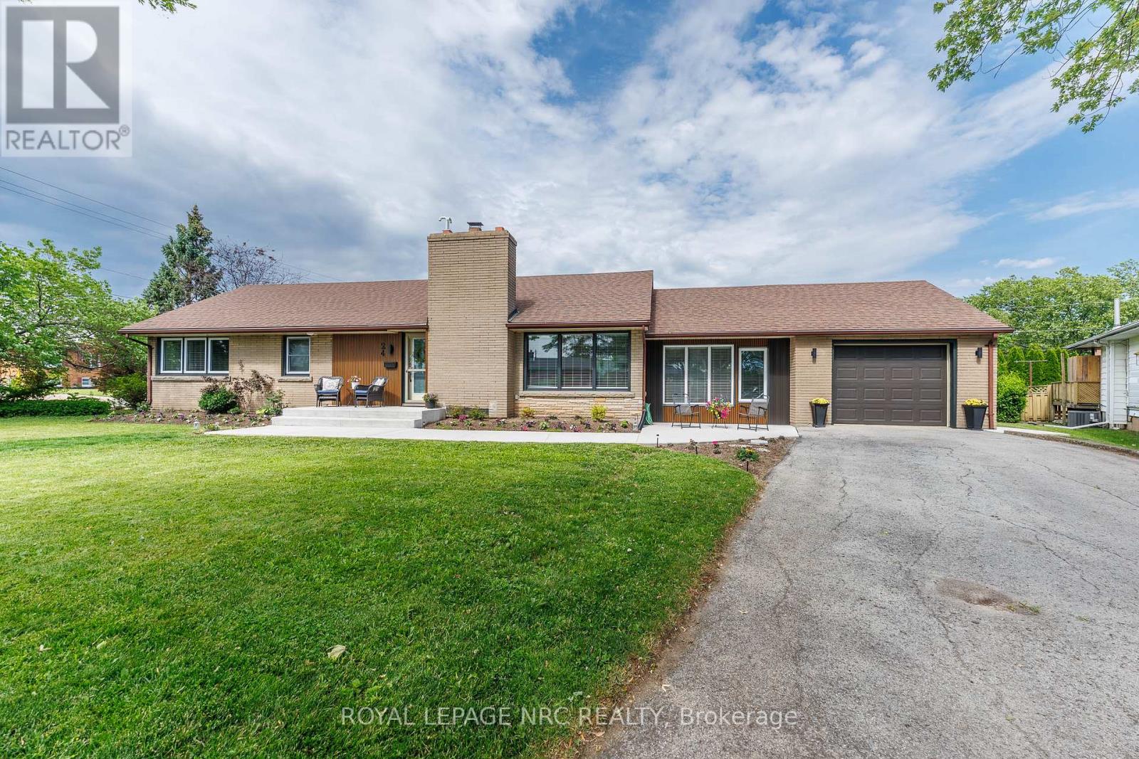 24 Munro Street, Thorold, Ontario  L2V 2V8 - Photo 2 - X13459896