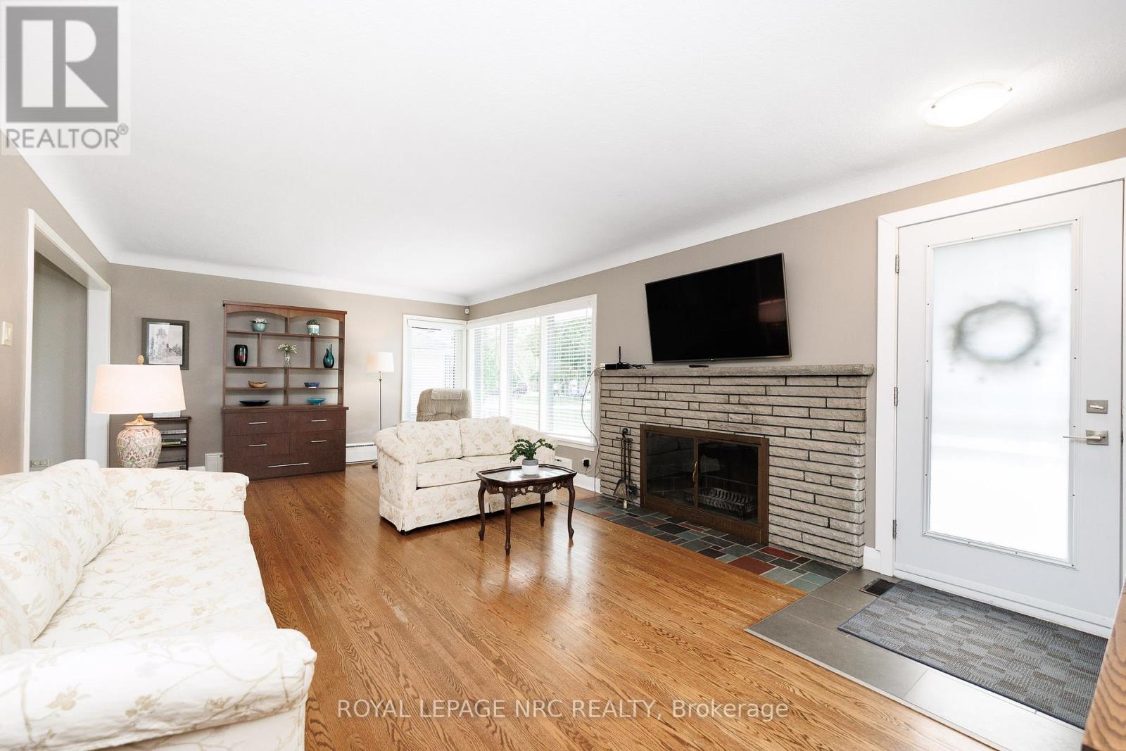 24 Munro Street, Thorold, Ontario  L2V 2V8 - Photo 5 - X13459896
