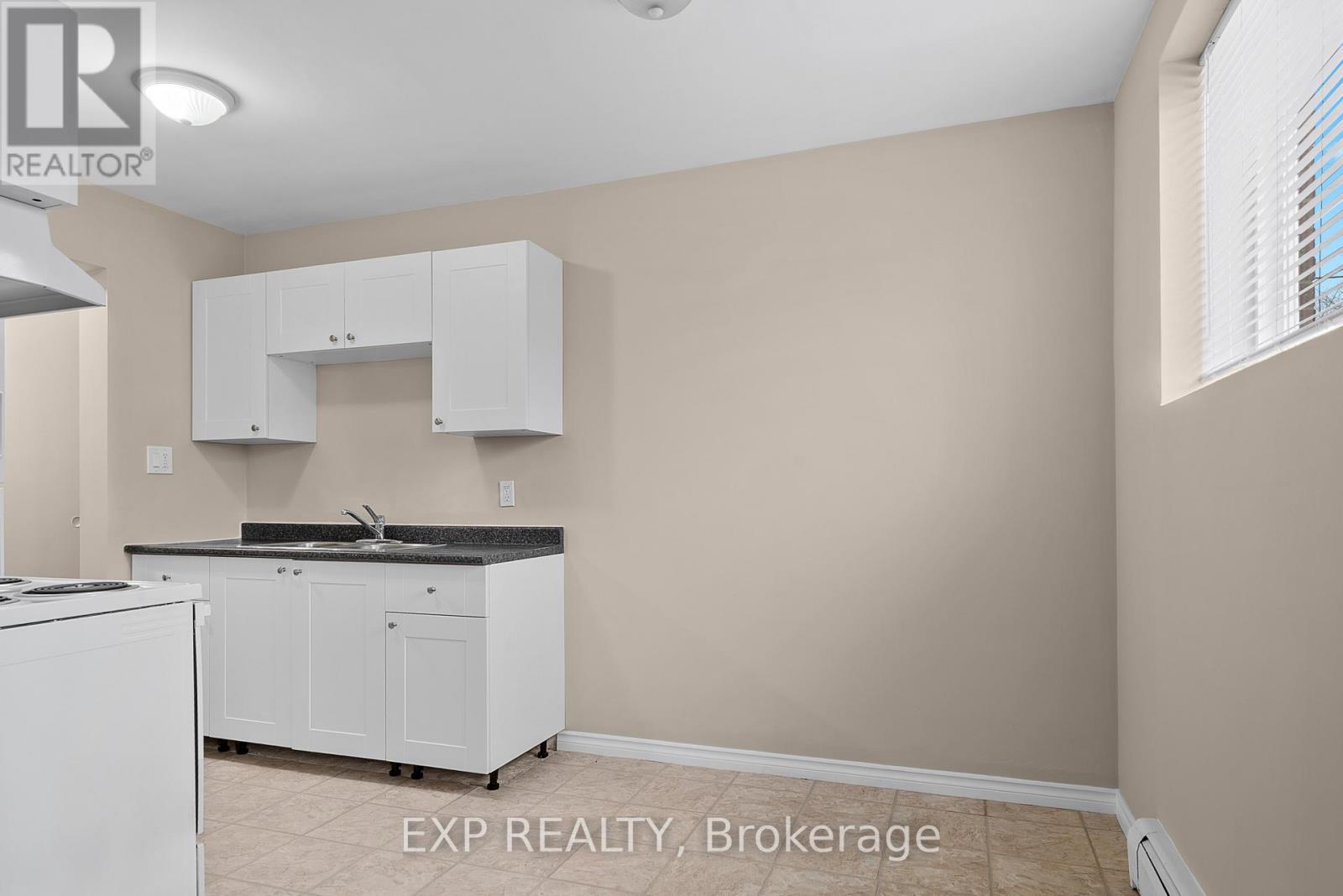 4663 Huron Street, Niagara Falls, Ontario  L2E 2H7 - Photo 5 - X13461400
