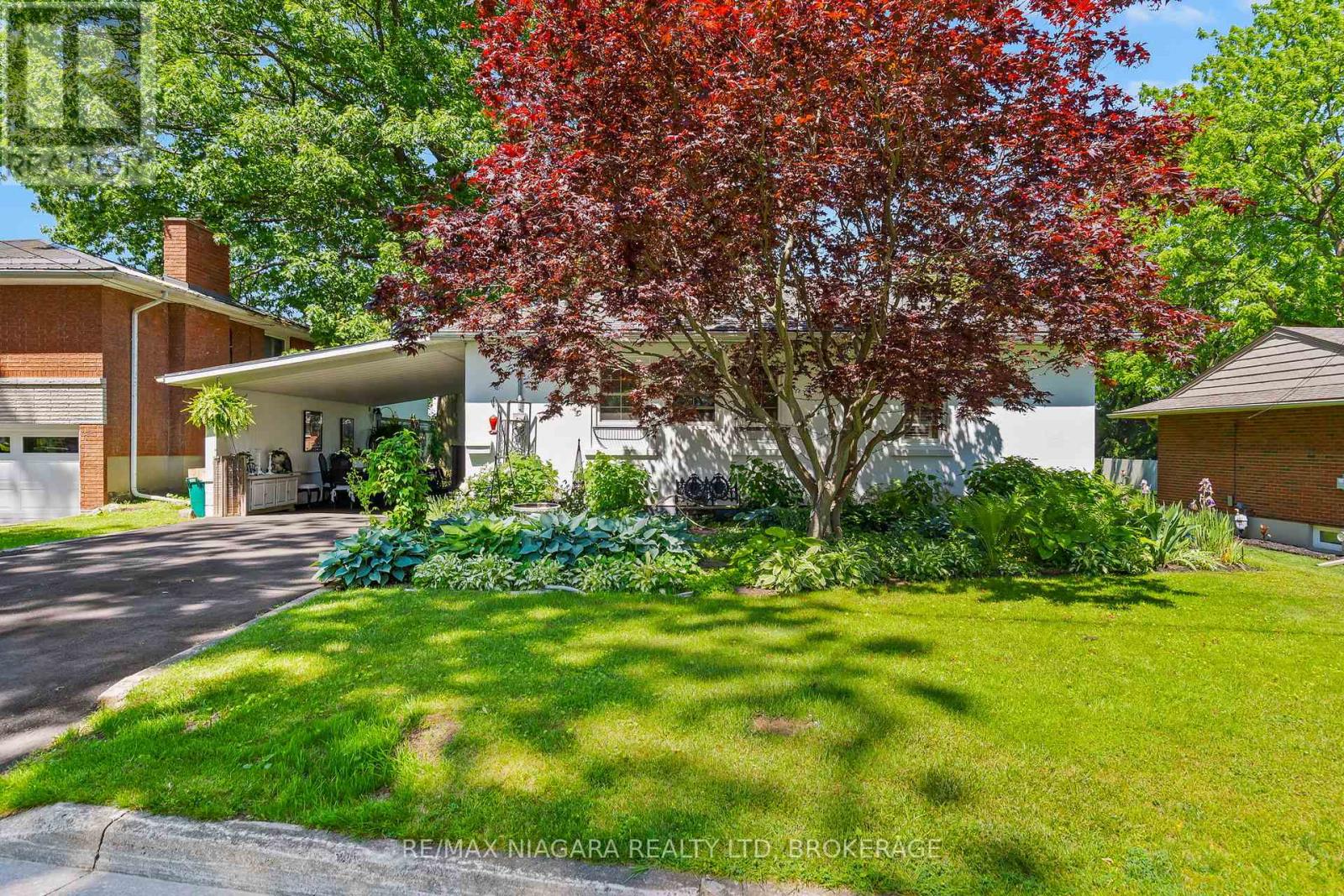 48 OAKRIDGE CRESCENT, Port Colborne, Ontario