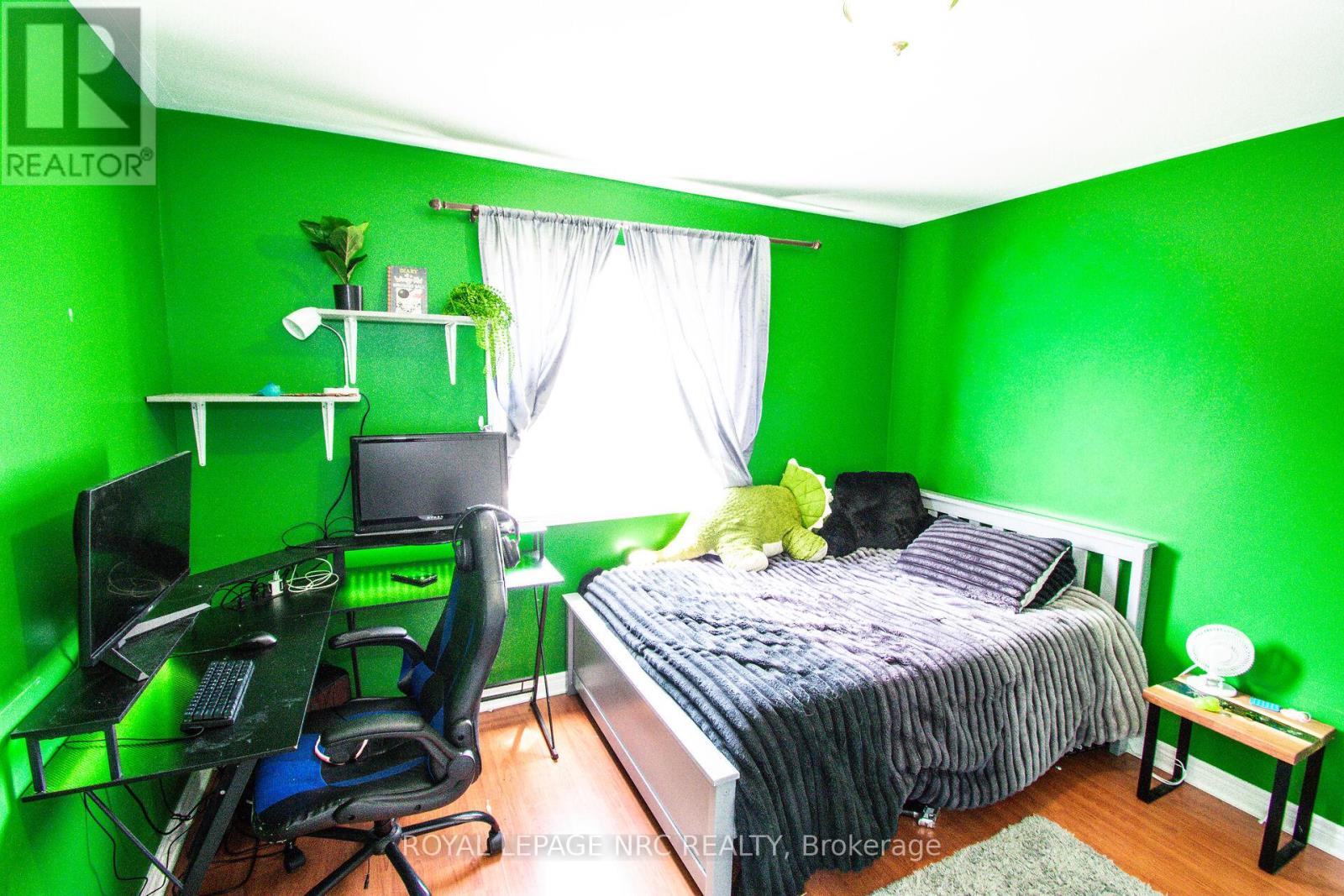 15 Arlene Street, St. Catharines, Ontario  L2S 4C9 - Photo 27 - X13461780