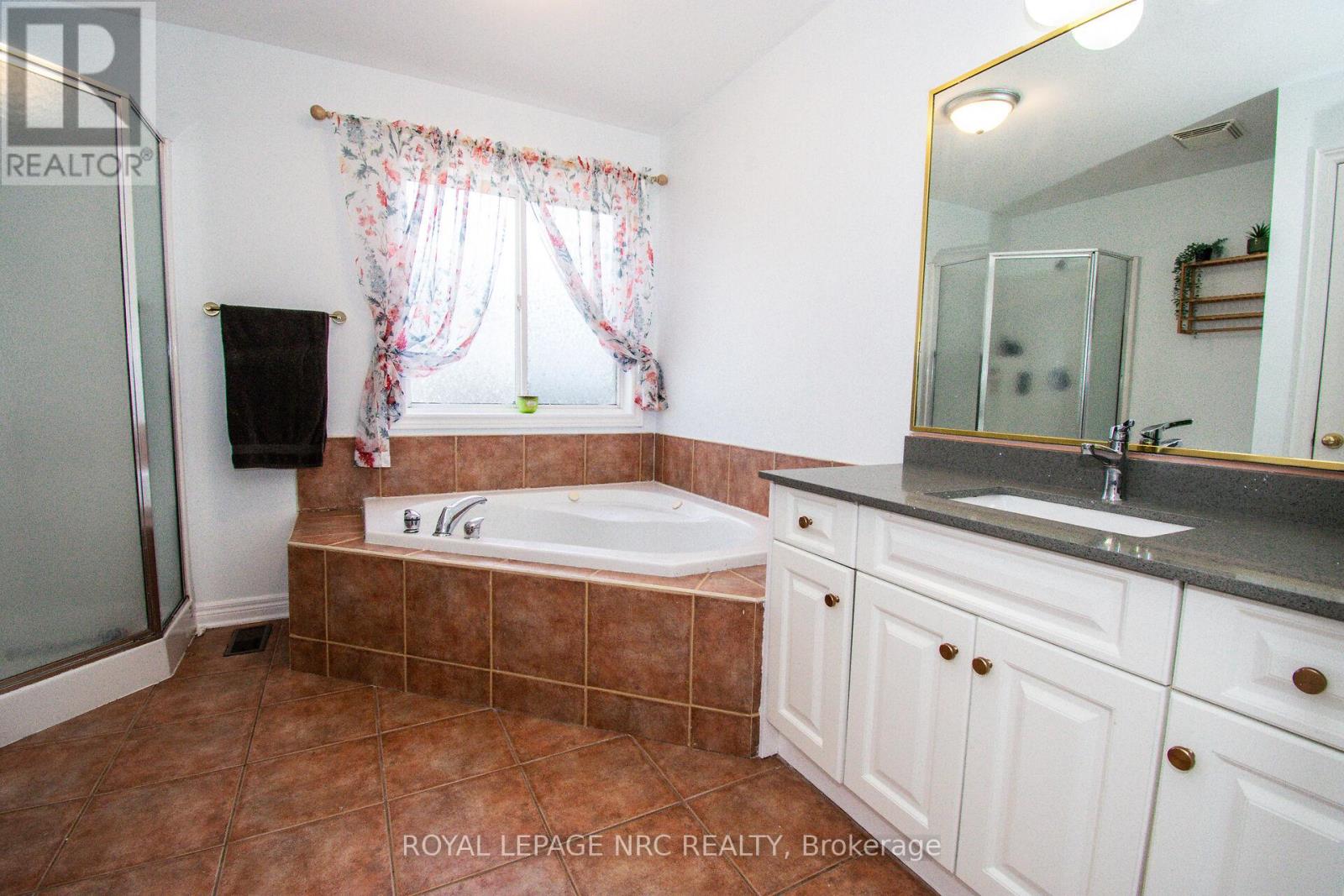 15 Arlene Street, St. Catharines, Ontario  L2S 4C9 - Photo 30 - X13461780