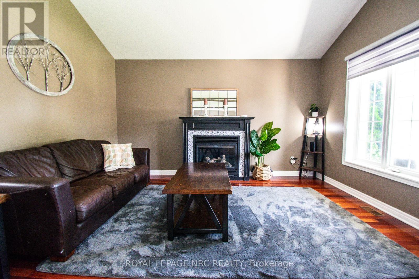 15 Arlene Street, St. Catharines, Ontario  L2S 4C9 - Photo 4 - X13461780