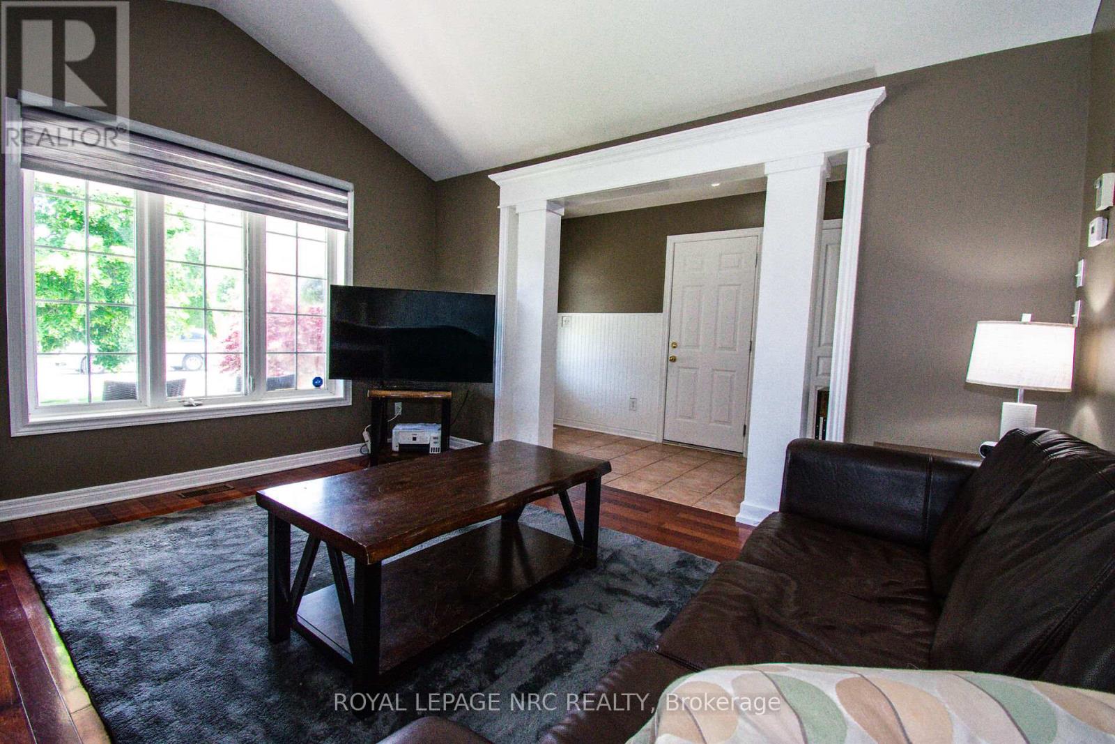 15 Arlene Street, St. Catharines, Ontario  L2S 4C9 - Photo 7 - X13461780