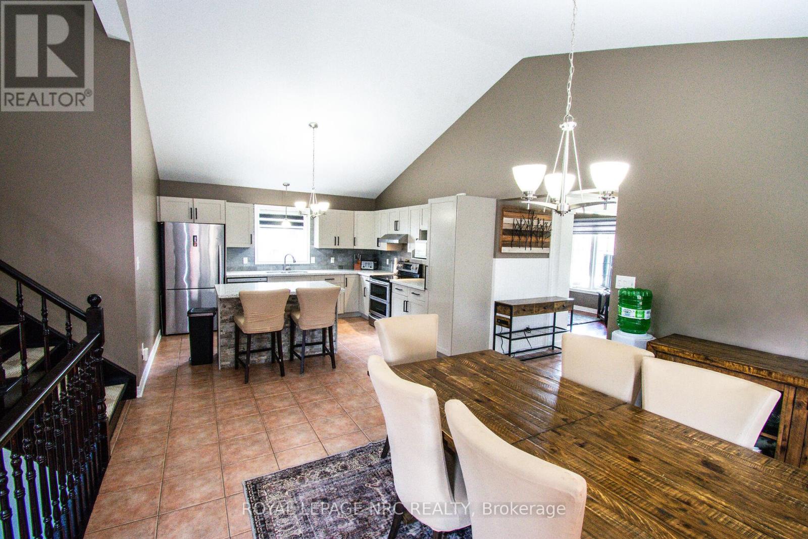 15 Arlene Street, St. Catharines, Ontario  L2S 4C9 - Photo 8 - X13461780