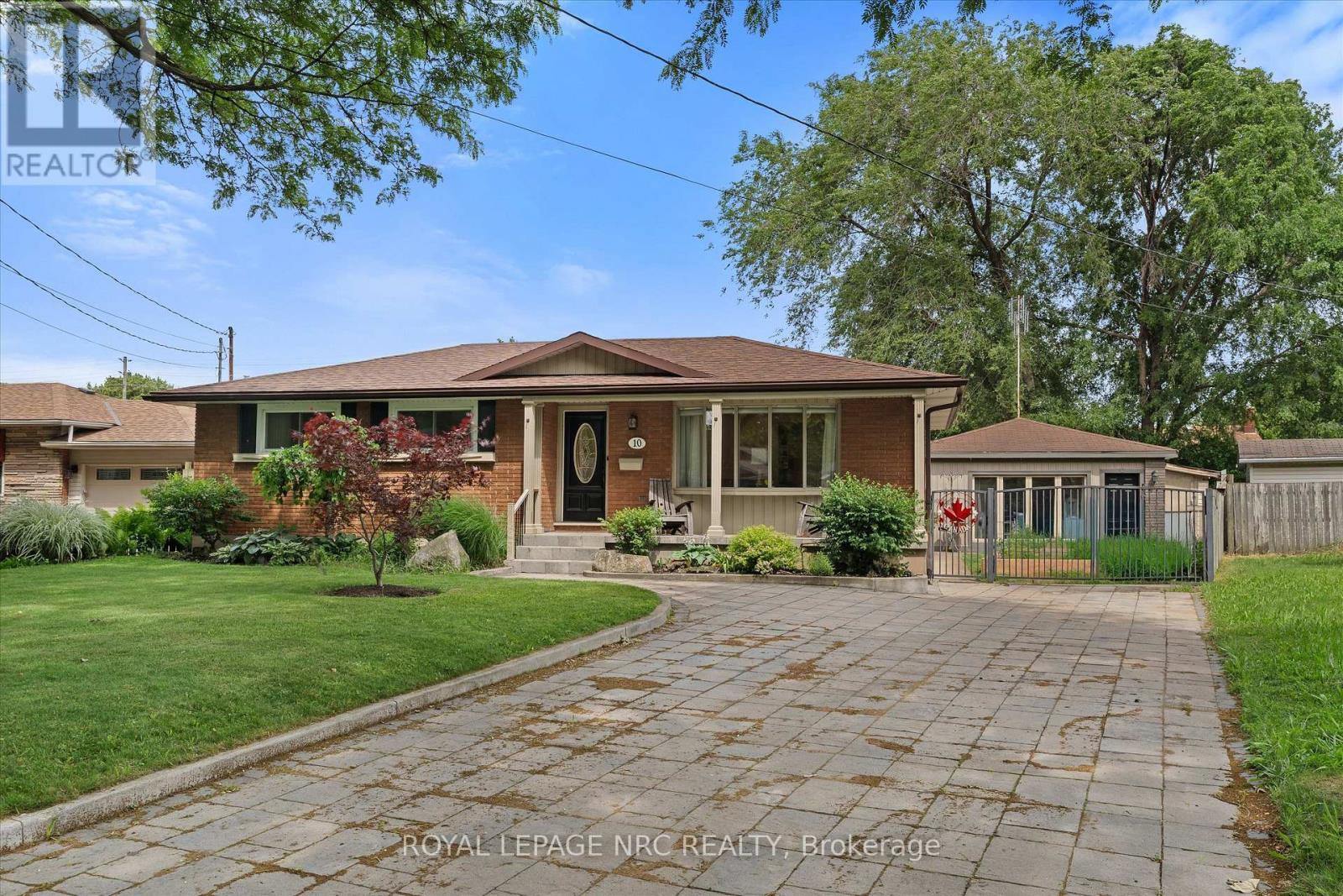 10 WAKELIN TERRACE, St. Catharines, Ontario
