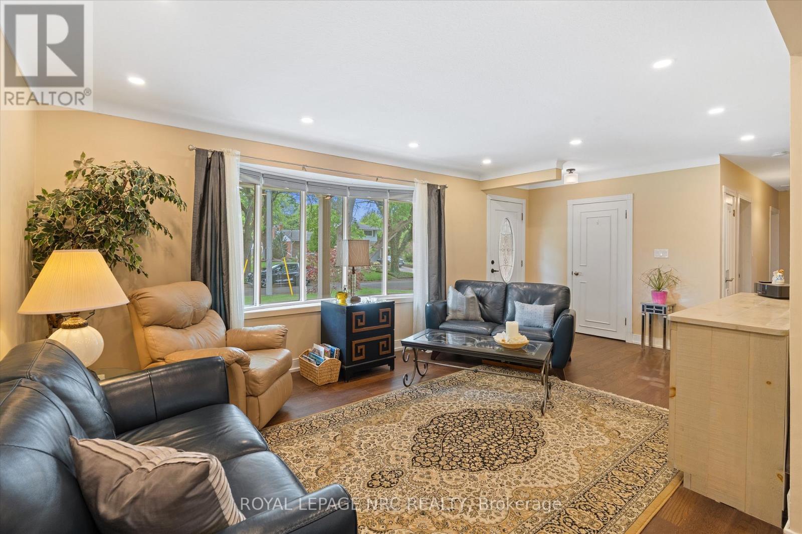 10 Wakelin Terrace, St. Catharines, Ontario  L2M 4K3 - Photo 4 - X13462152