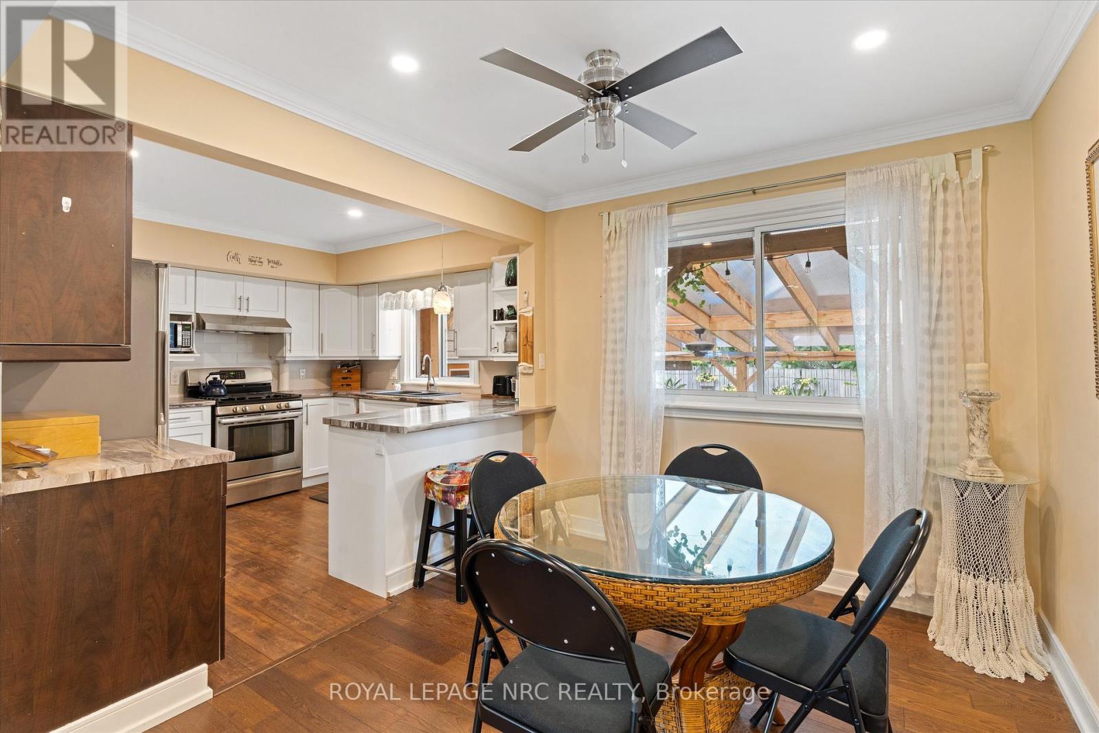 10 Wakelin Terrace, St. Catharines, Ontario  L2M 4K3 - Photo 6 - X13462152