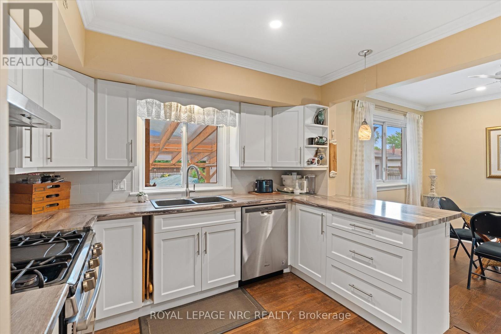 10 Wakelin Terrace, St. Catharines, Ontario  L2M 4K3 - Photo 9 - X13462152