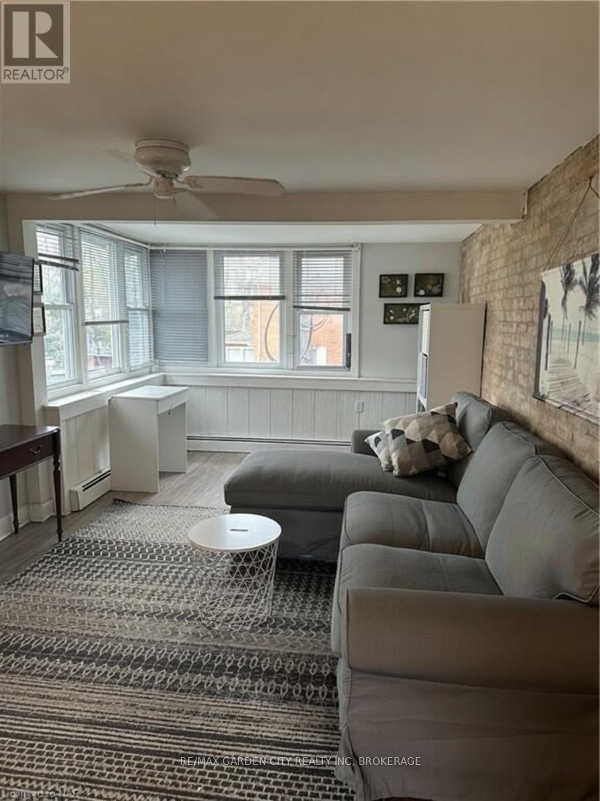 158a Lake Street, St. Catharines, Ontario  L2R 5Y7 - Photo 3 - X13463534