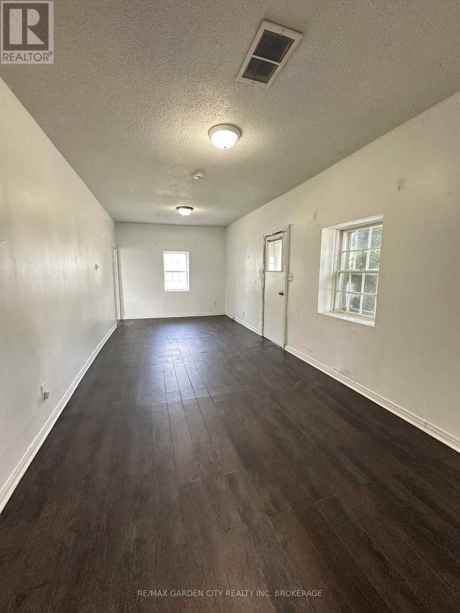 Unit #1 - 29 Rykert Street S, St. Catharines, Ontario  L2S 1Y8 - Photo 2 - X13464196