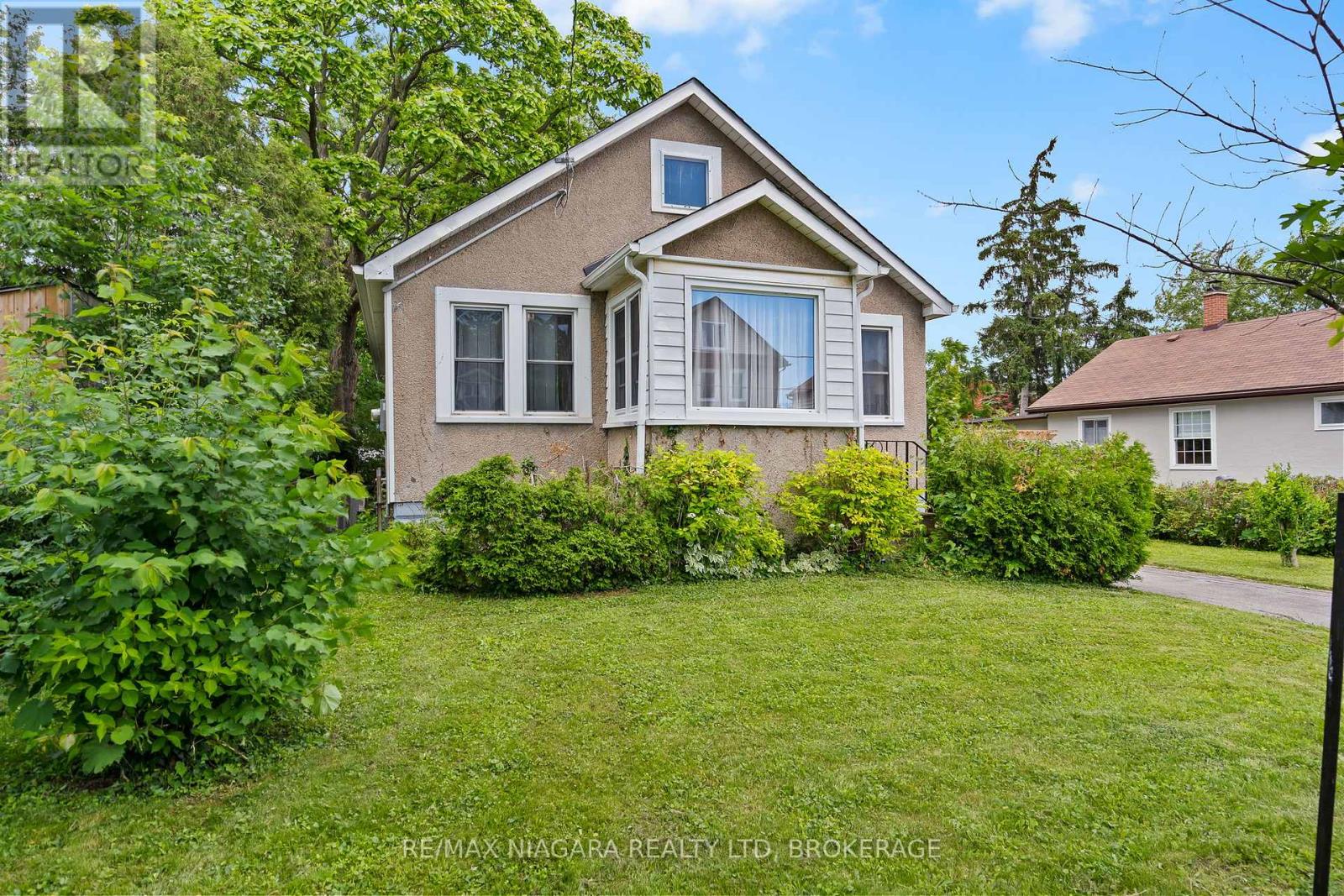 63 Wilton Avenue, Welland, Ontario  L3C 1Z8 - Photo 2 - X13464208