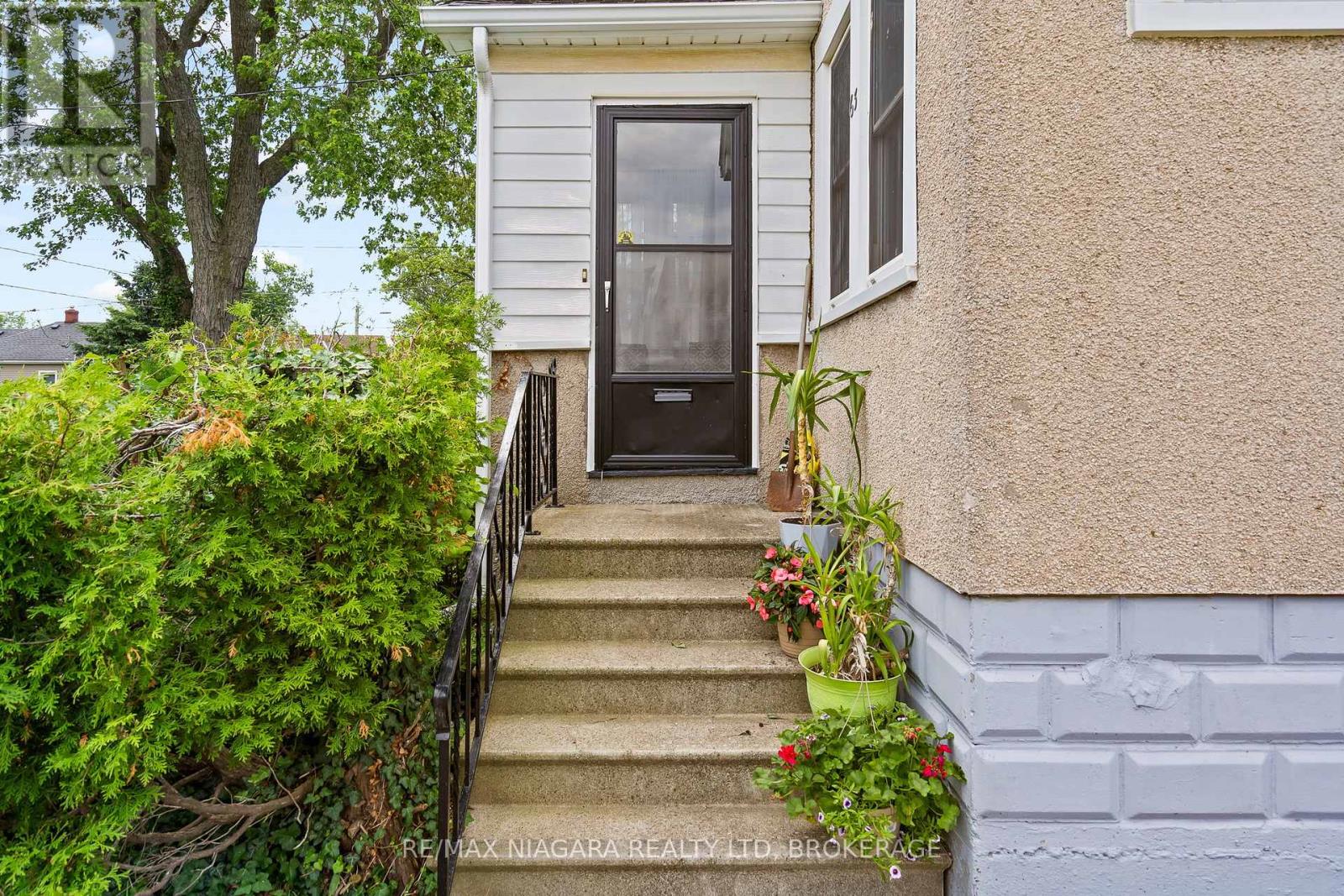 63 Wilton Avenue, Welland, Ontario  L3C 1Z8 - Photo 3 - X13464208