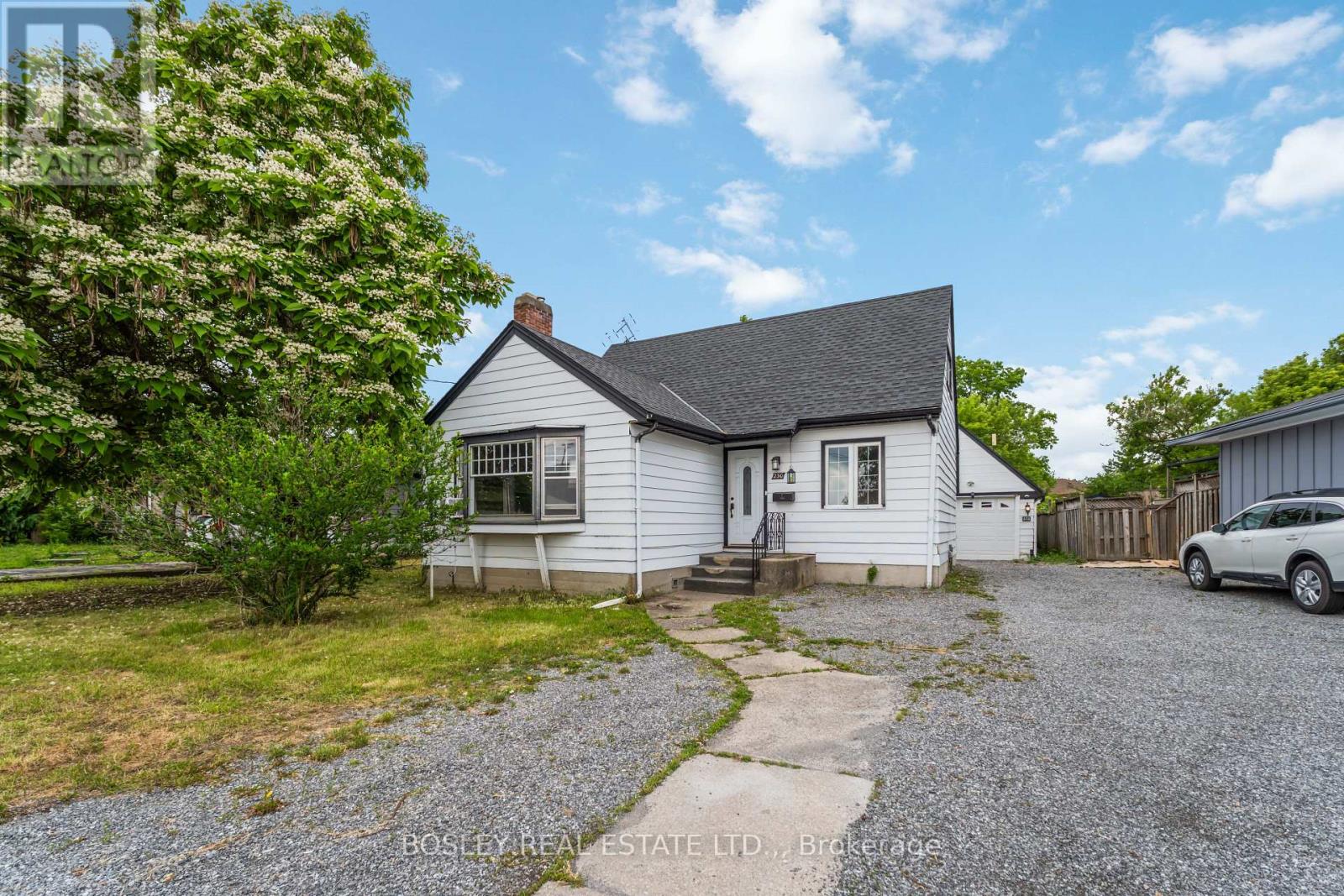 230 PELHAM ROAD, St. Catharines, Ontario