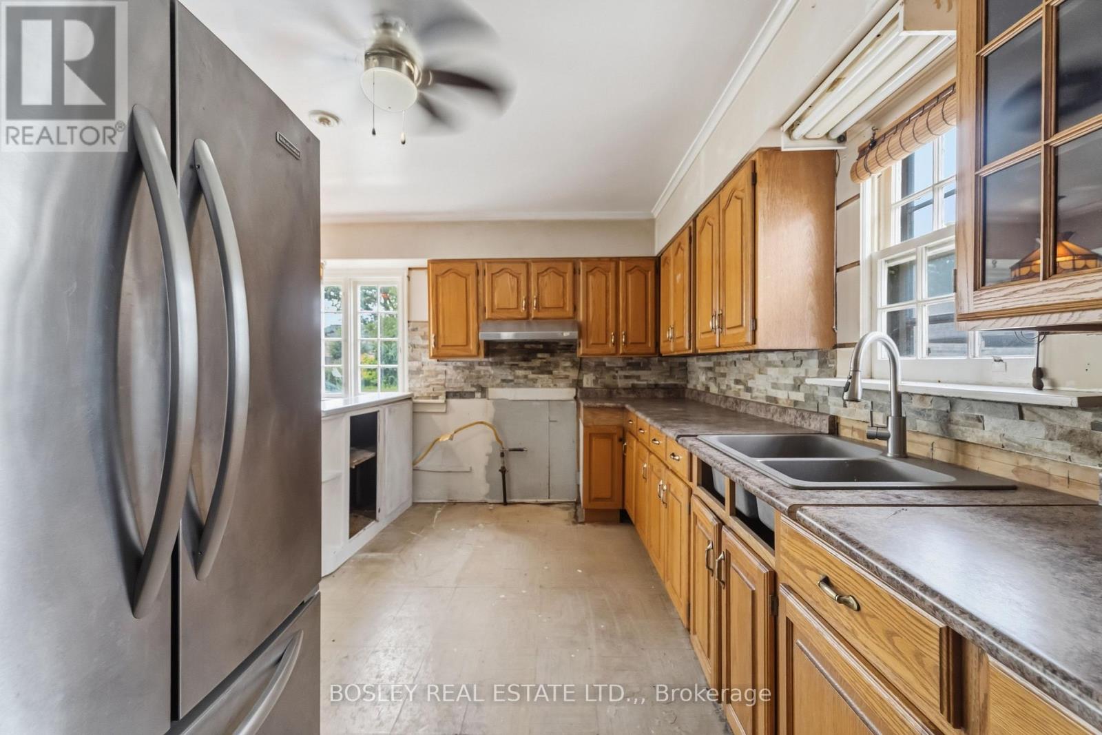 230 Pelham Road, St. Catharines, Ontario  L2S 1X6 - Photo 4 - X13465510