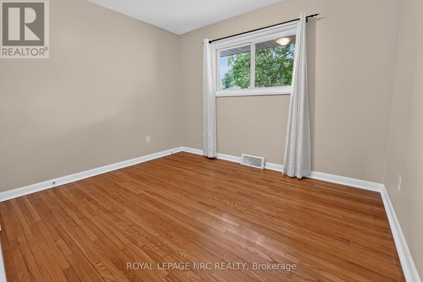 22 Mckenzie Street, St. Catharines, Ontario  L2M 2N1 - Photo 15 - X13465688