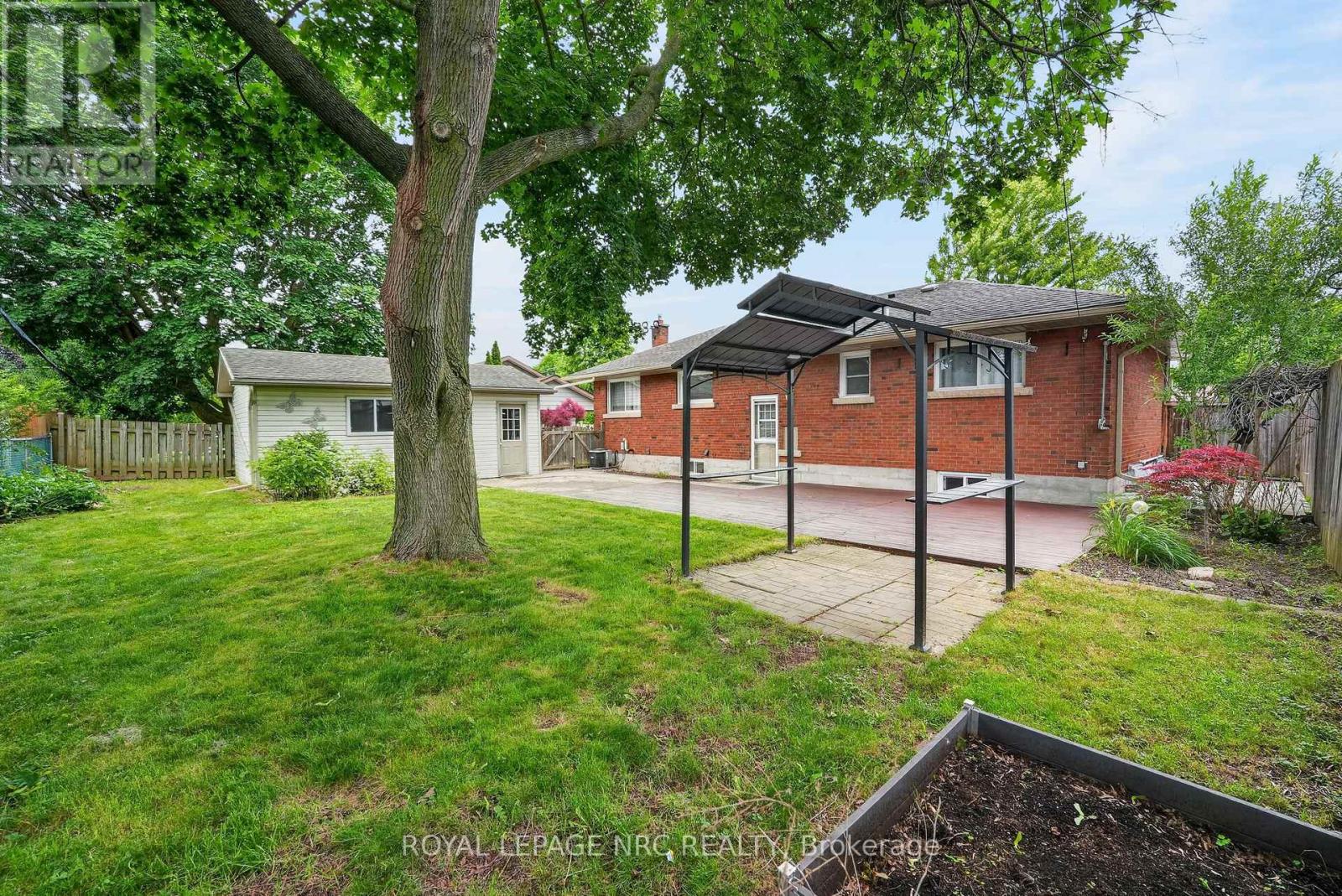 22 Mckenzie Street, St. Catharines, Ontario  L2M 2N1 - Photo 2 - X13465688