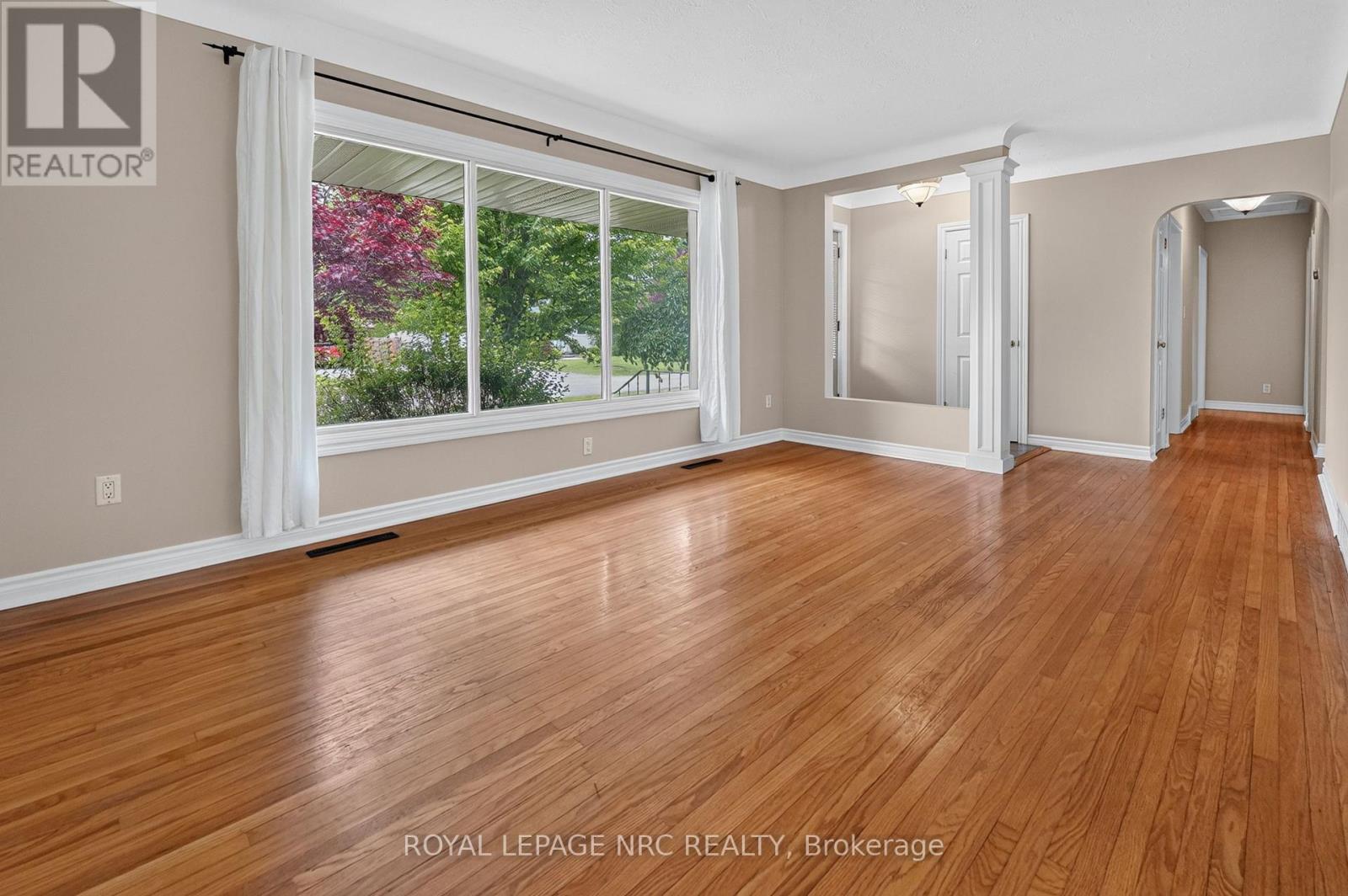 22 Mckenzie Street, St. Catharines, Ontario  L2M 2N1 - Photo 4 - X13465688