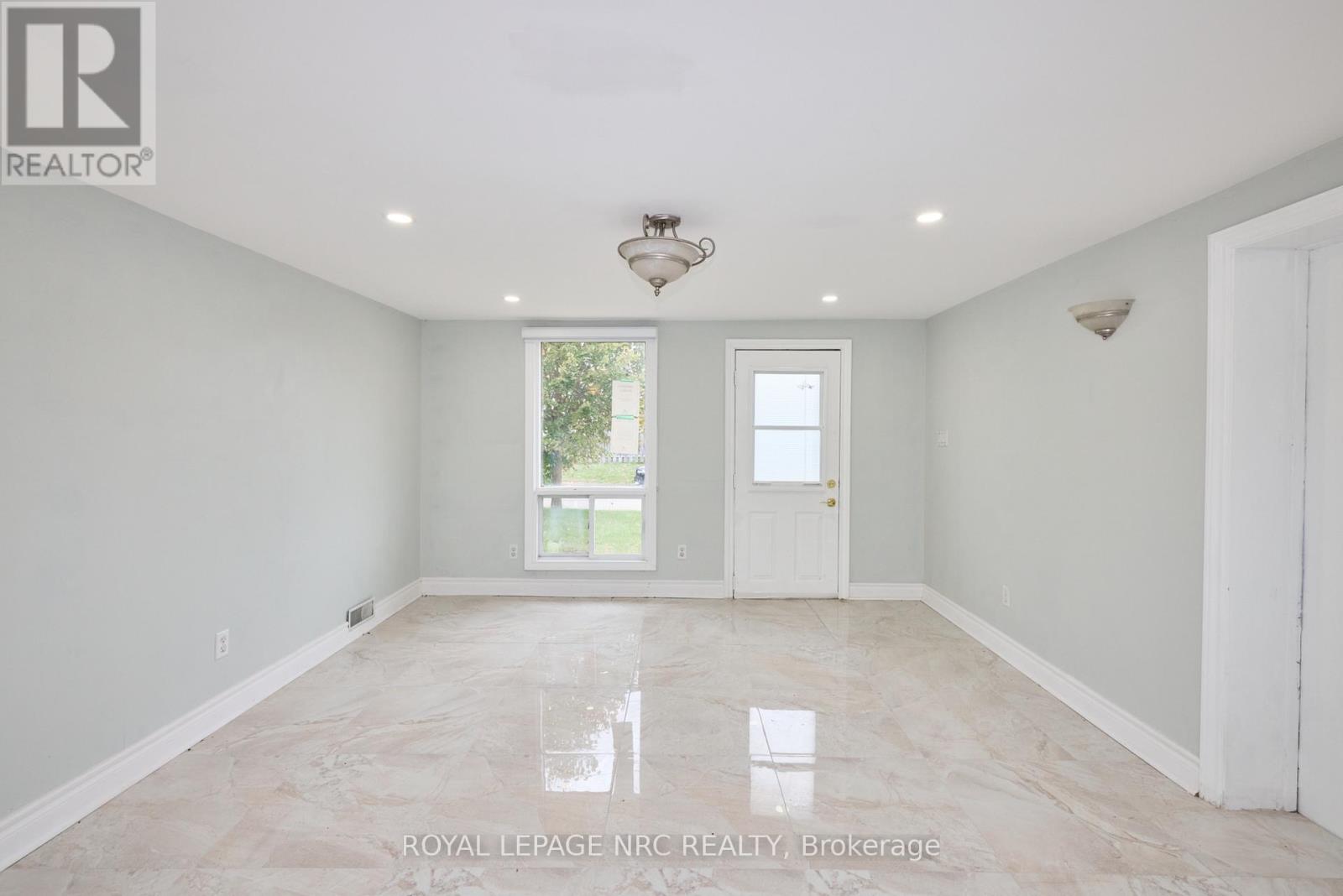 6673 Huggins Street, Niagara Falls, Ontario  L2J 1H5 - Photo 17 - X13466140
