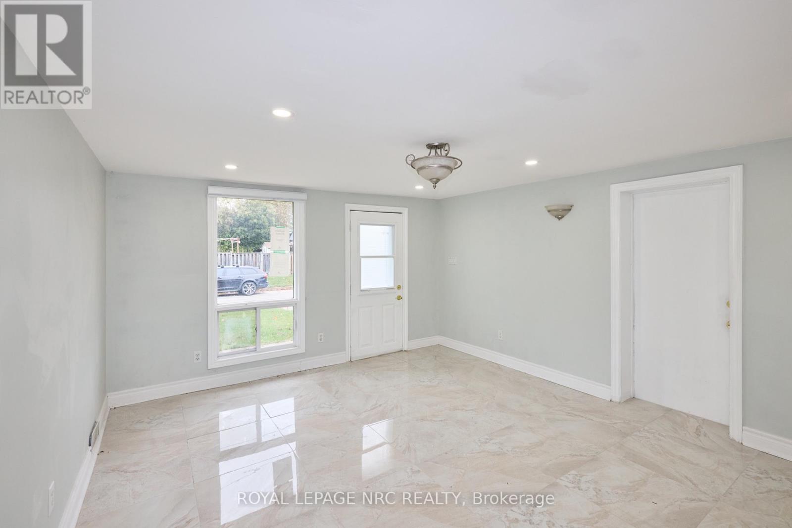6673 Huggins Street, Niagara Falls, Ontario  L2J 1H5 - Photo 18 - X13466140