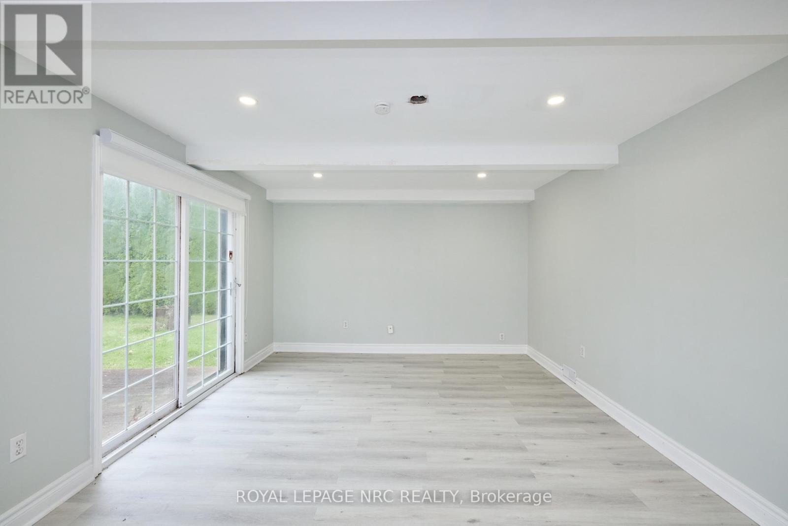 6673 Huggins Street, Niagara Falls, Ontario  L2J 1H5 - Photo 22 - X13466140