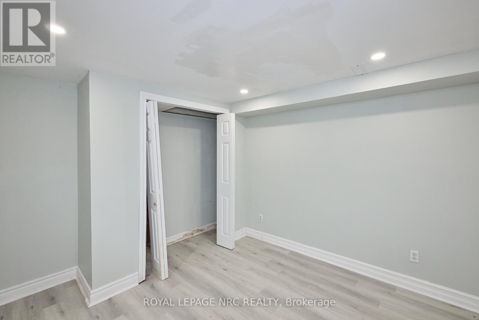 6673 Huggins Street, Niagara Falls, Ontario  L2J 1H5 - Photo 46 - X13466140