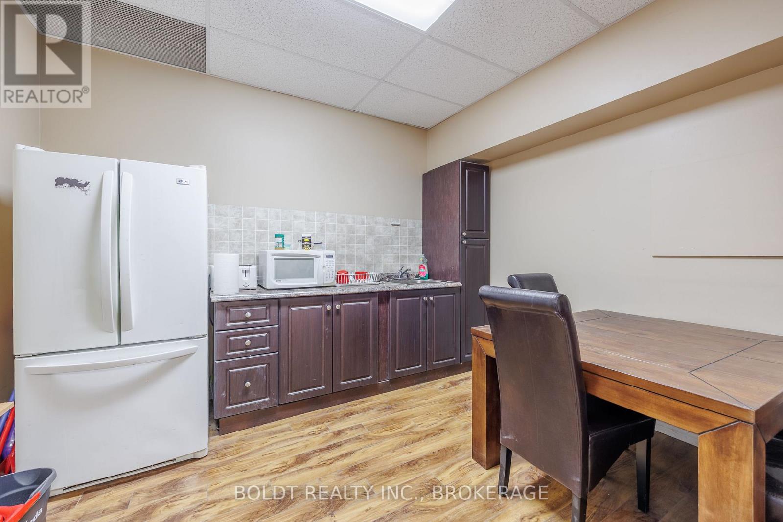 120 - 325 Welland Avenue, St. Catharines, Ontario  L2R 2R2 - Photo 12 - X13466706
