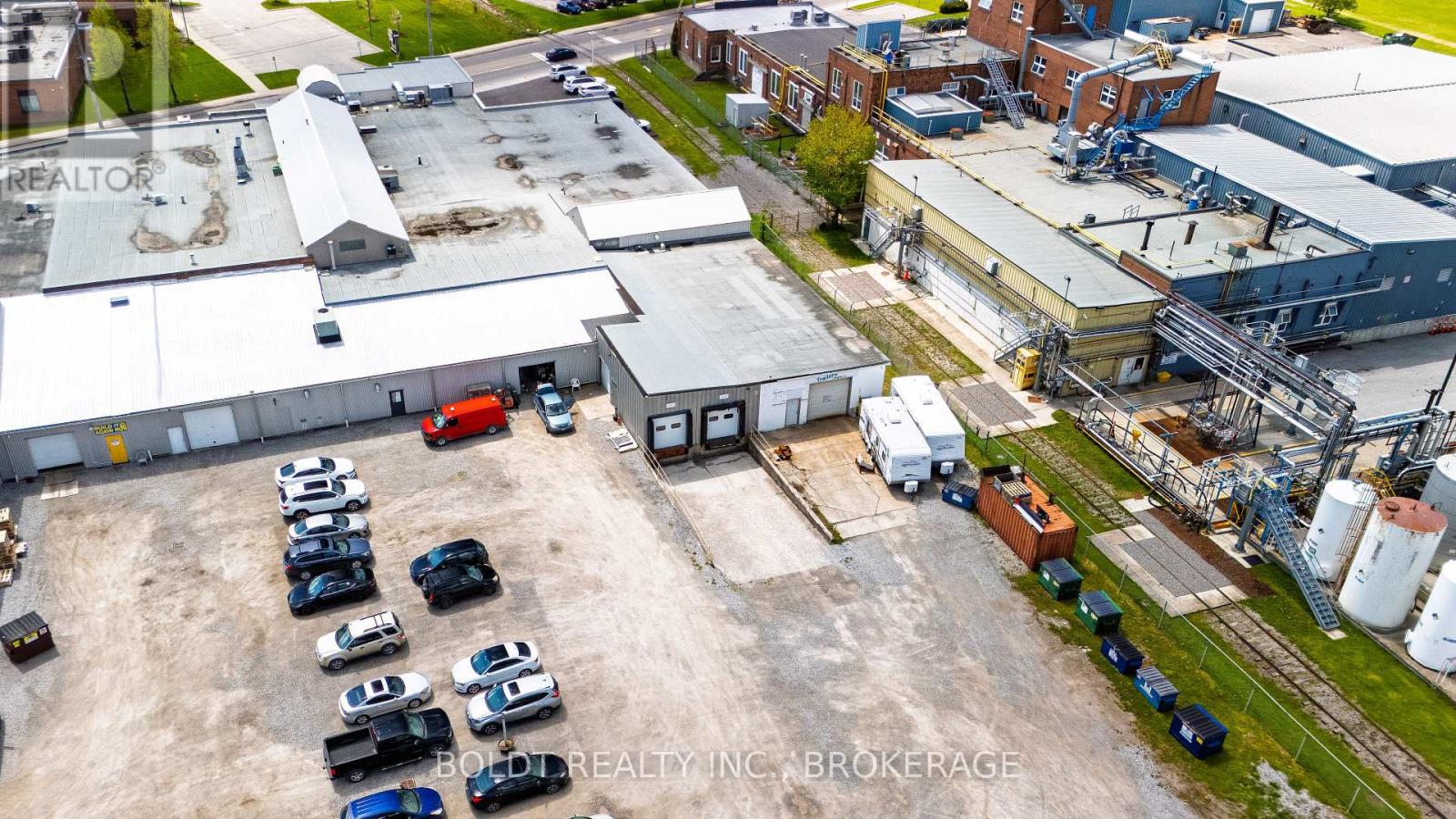120 - 325 Welland Avenue, St. Catharines, Ontario  L2R 2R2 - Photo 4 - X13466706