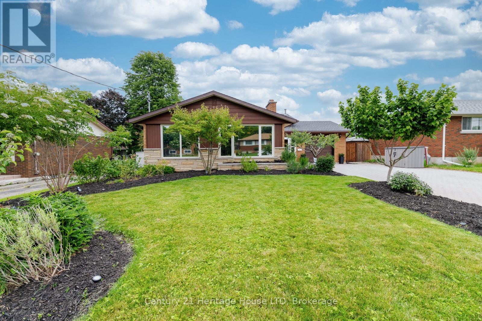 14 Stanley Street, St. Catharines, Ontario  L2M 1S6 - Photo 2 - X13467262