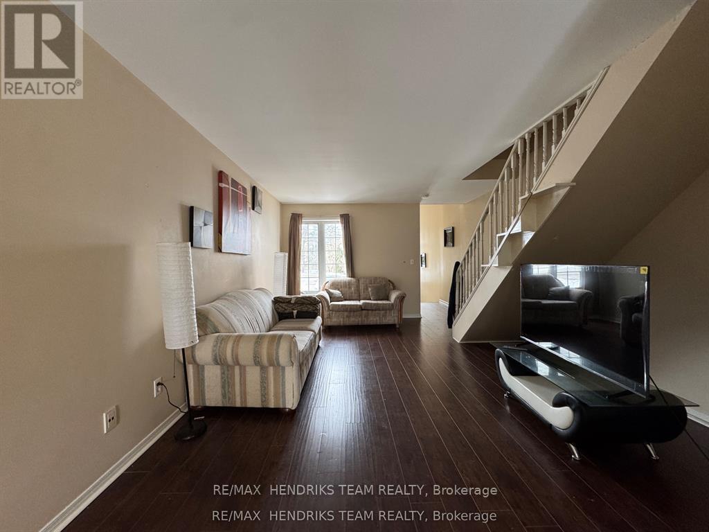 308 Oakdale Avenue, St. Catharines, Ontario  L2P 2T5 - Photo 3 - X13467850