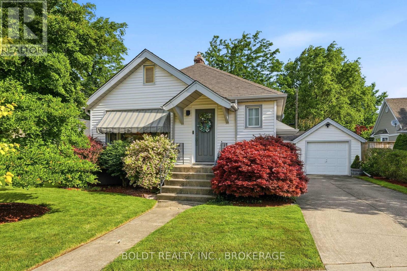 9 WOODGATE AVENUE, St. Catharines, Ontario