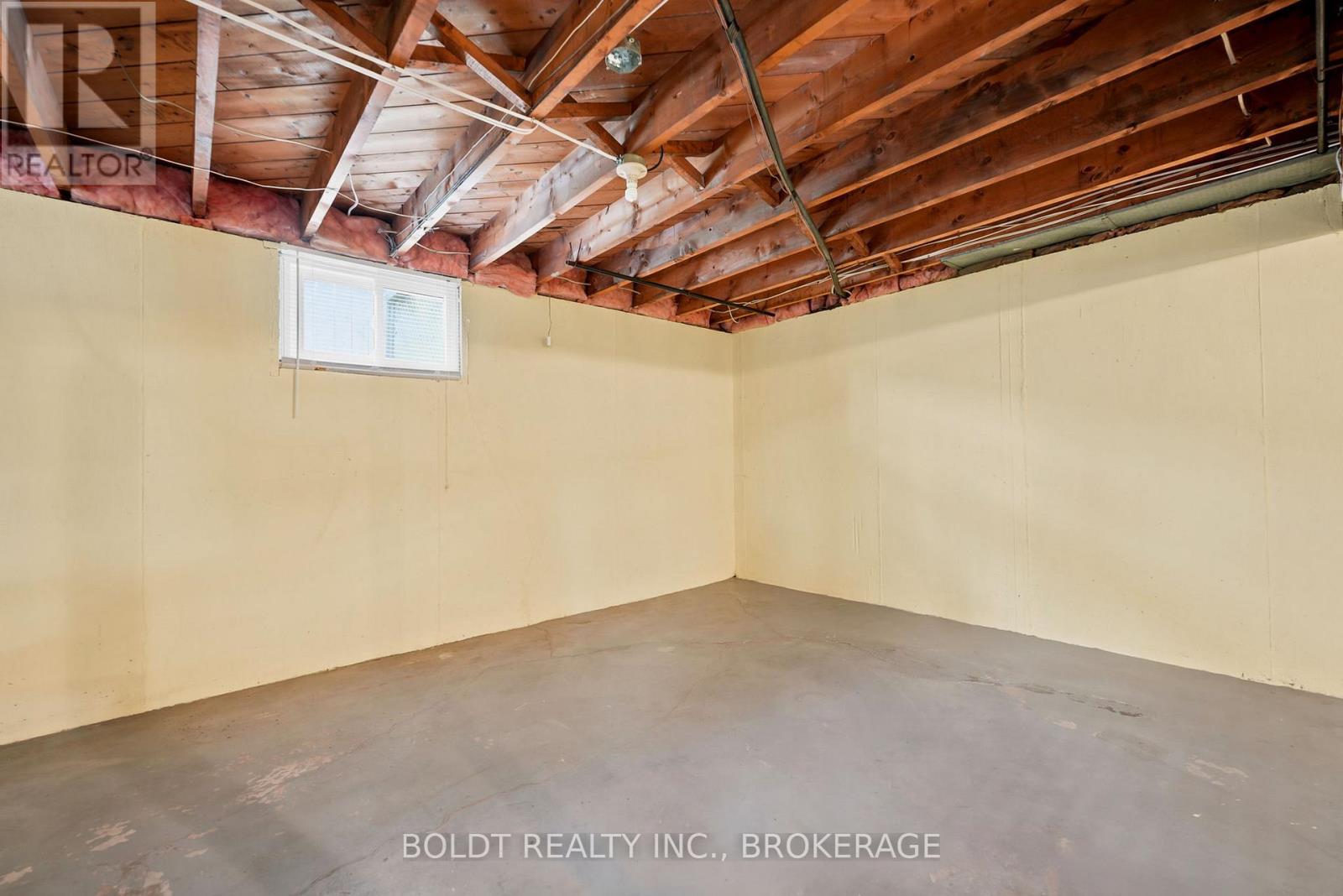9 Woodgate Avenue, St. Catharines, Ontario  L2R 3V3 - Photo 24 - X13468280