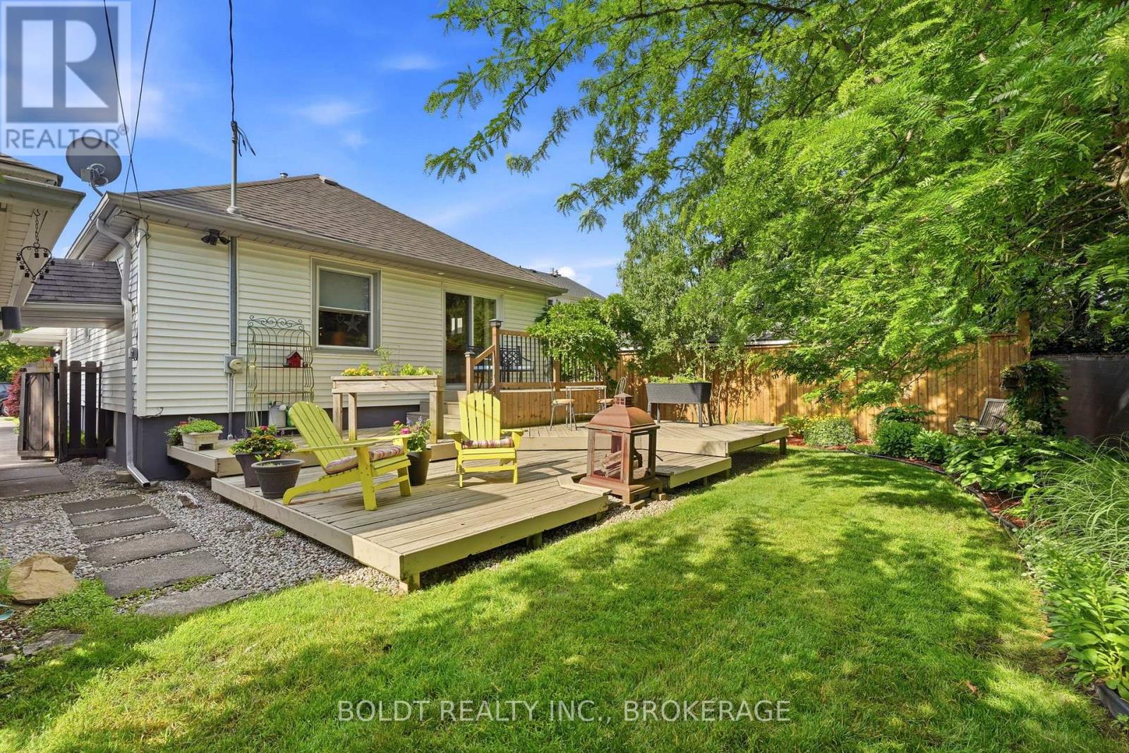 9 Woodgate Avenue, St. Catharines, Ontario  L2R 3V3 - Photo 26 - X13468280