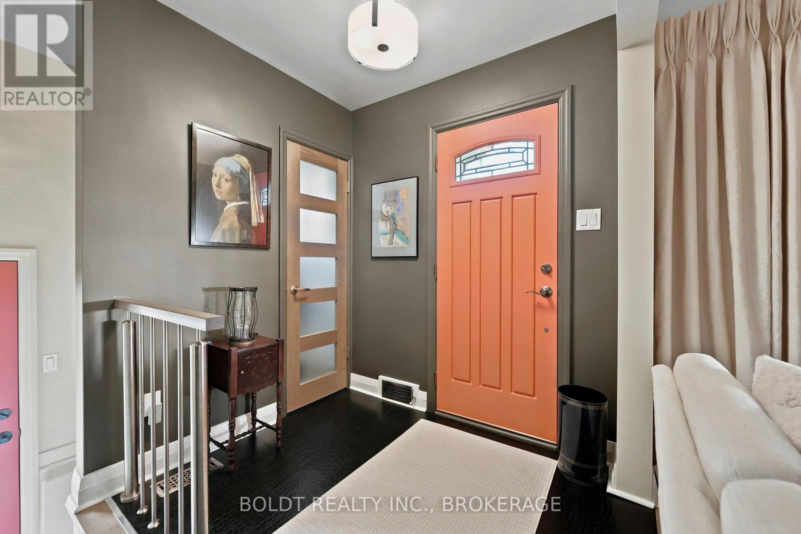 9 Woodgate Avenue, St. Catharines, Ontario  L2R 3V3 - Photo 5 - X13468280