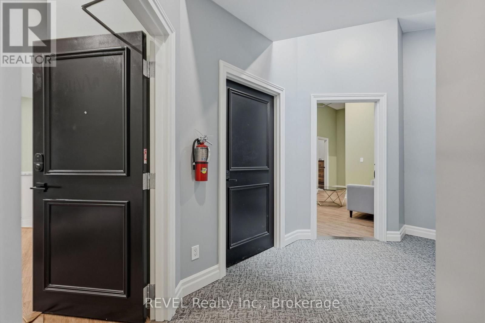 2 - 10 Queen Street, Niagara-On-The-Lake, Ontario  L0S 1J0 - Photo 5 - X13469448