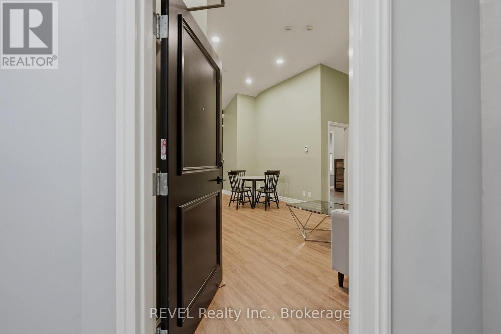 2 - 10 Queen Street, Niagara-On-The-Lake, Ontario  L0S 1J0 - Photo 6 - X13469448