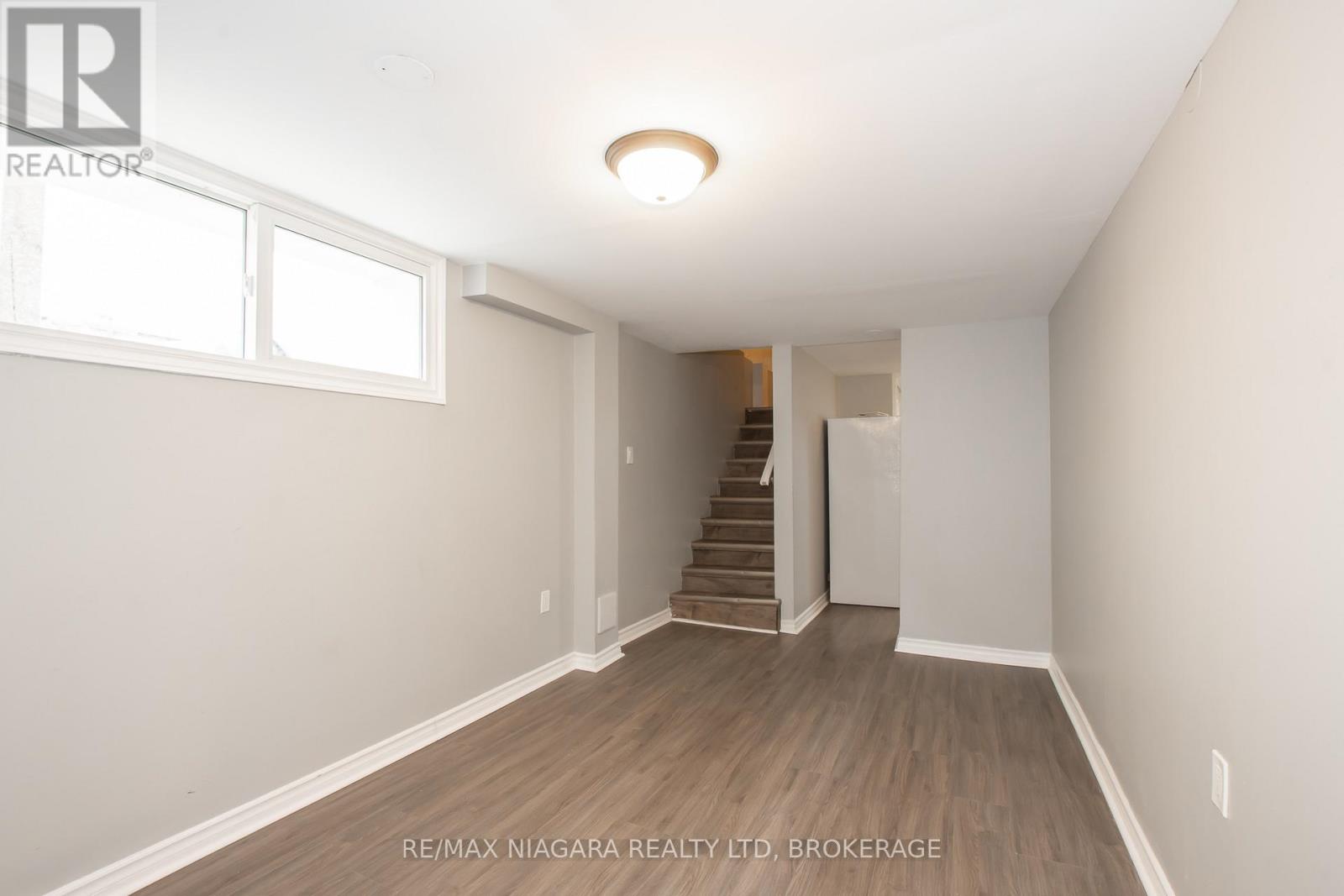 4 Manchester Avenue, St. Catharines, Ontario  L2R 1N8 - Photo 15 - X13469520