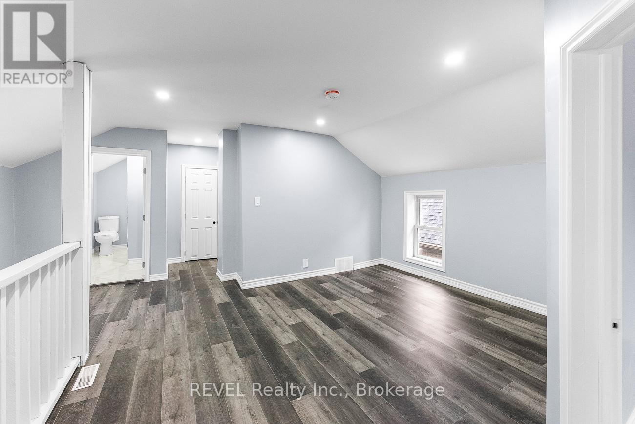 30 Division Street, St. Catharines, Ontario  L2R 3G2 - Photo 6 - X13469656