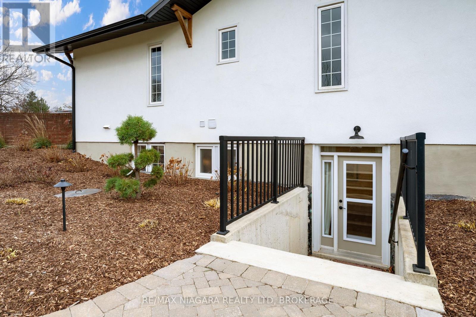 340 Roland Road, Pelham, Ontario  L0S 1M0 - Photo 15 - X13471062