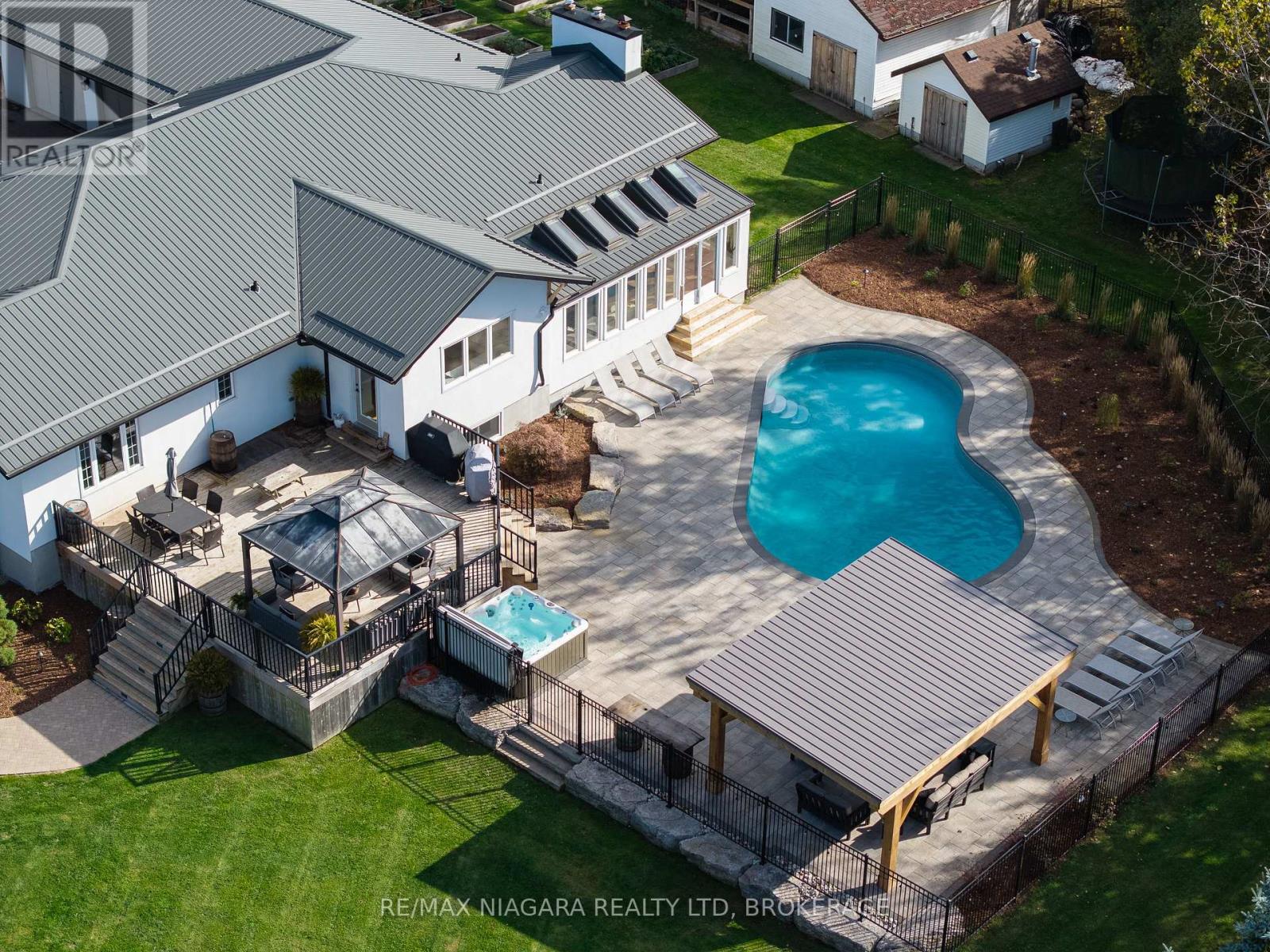 340 Roland Road, Pelham, Ontario  L0S 1M0 - Photo 8 - X13471062