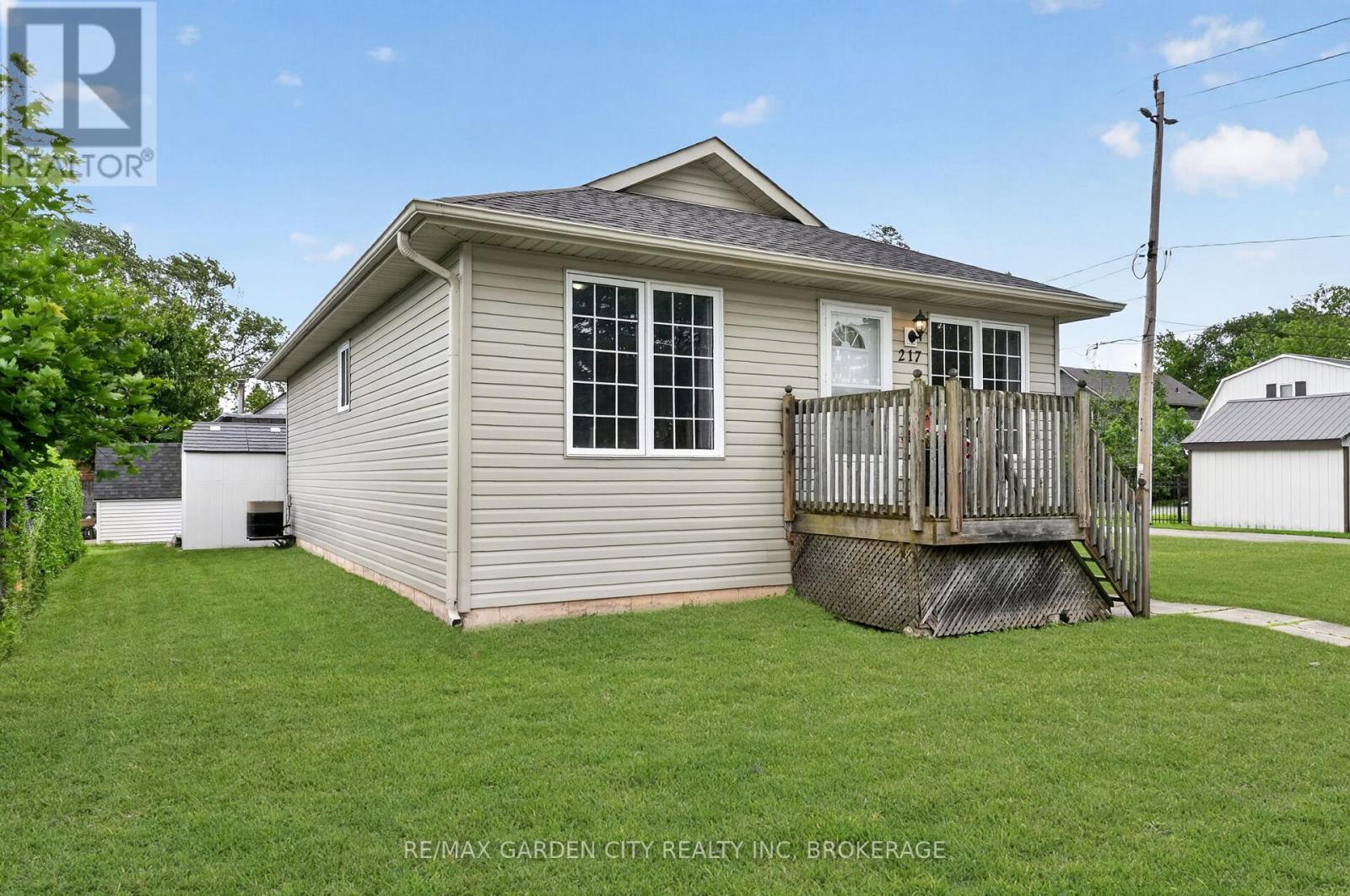 217 Pine Street, Haldimand, Ontario  N1A 2L4 - Photo 2 - X13471676