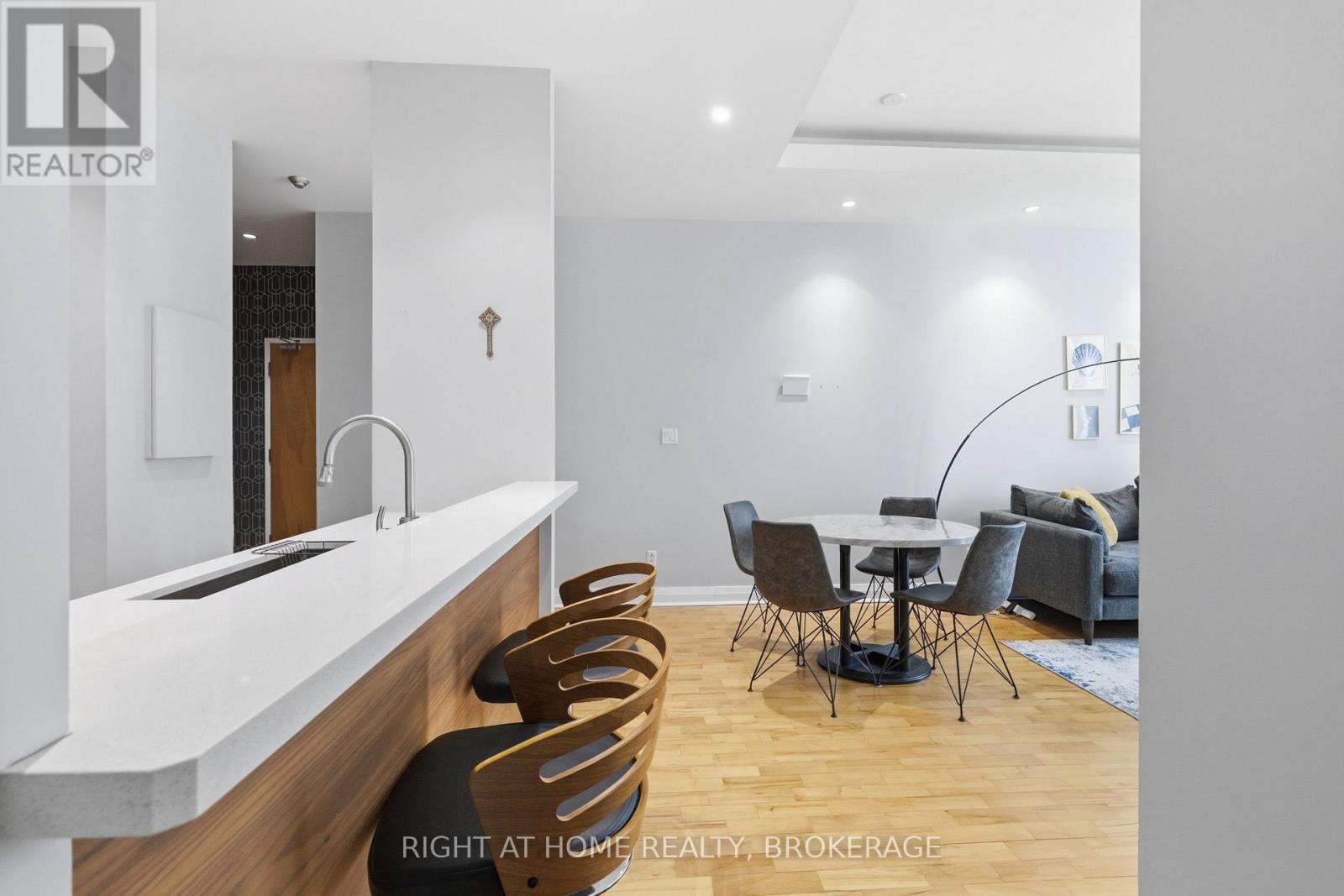 802 - 8 Wellesley Street E, Toronto, Ontario  M4Y 3B2 - Photo 14 - C13471698